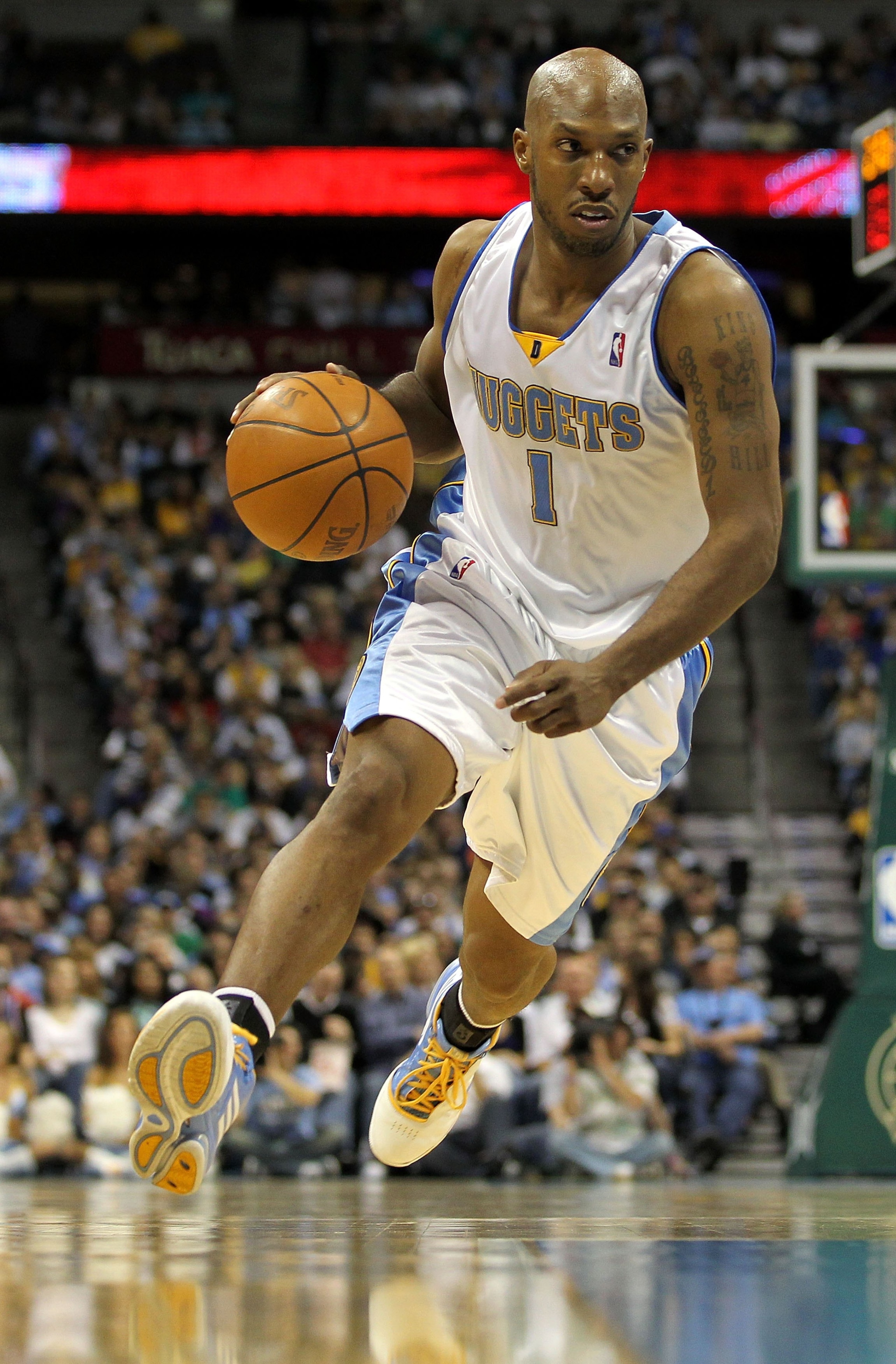 DENVER - APRIL 08:  Chauncey Billups #1 of the Denver Nuggets drives drives to the basket against the Los Angeles Lakers during NBA action at the Pepsi Center on April 8, 2010 in Denver, Colorado. The Nuggets defeated the Lakers 98-96. NOTE TO USER: User