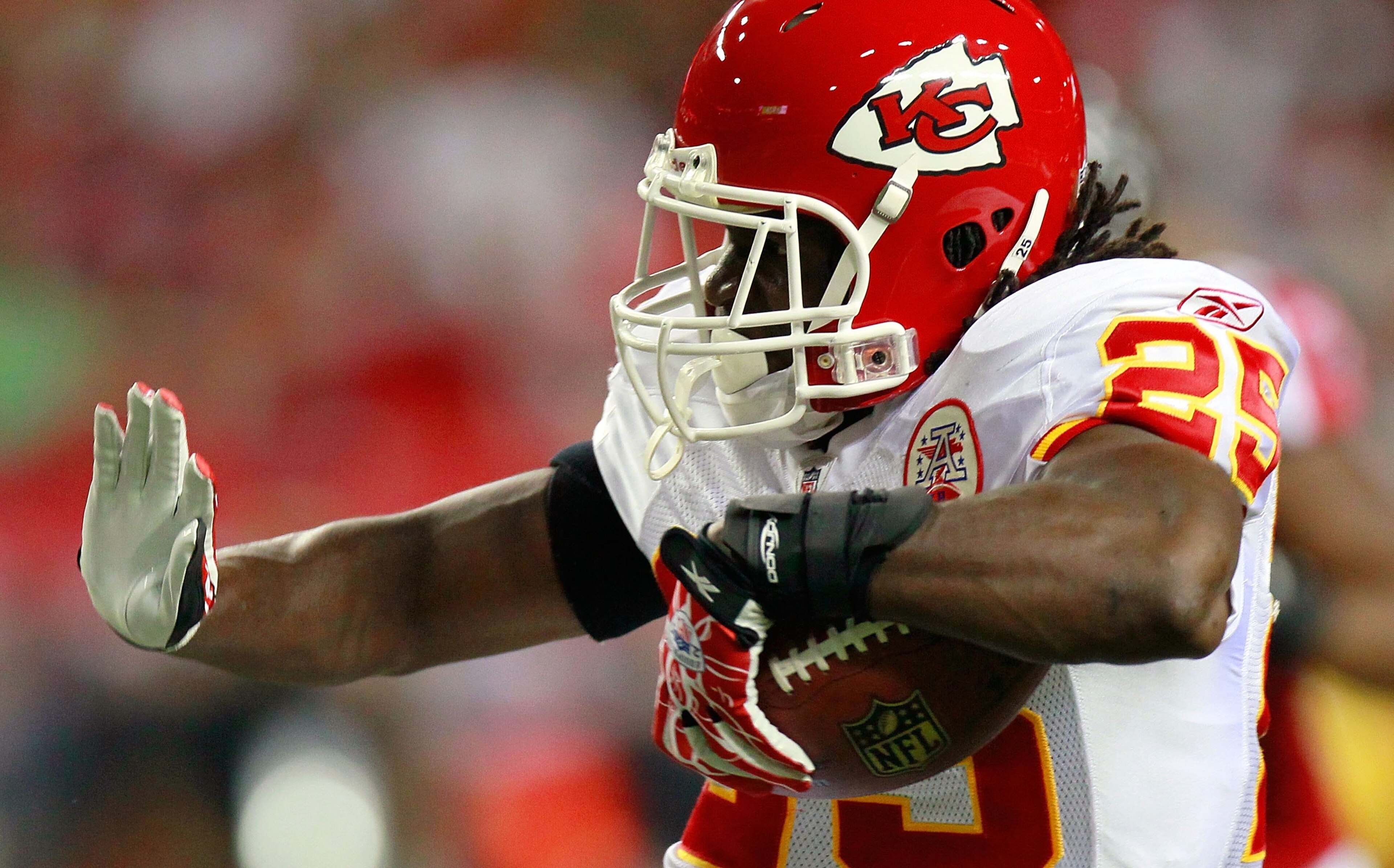 ATLANTA - AUGUST 13: Jamaal Charles #25 of the Kansas City Chiefs against the Atlanta Falcons at Georgia Dome on August 13, 2010 in Atlanta, Georgia. (Photo by Kevin C. Cox/Getty Images) ATLANTA - AUGUST 13: Jamaal Charles #25 of the Kansas City Chiefs against the Atlanta Falcons at Georgia Dome on August 13, 2010 in Atlanta, Georgia. (Photo by Kevin C. Cox/Getty Images)