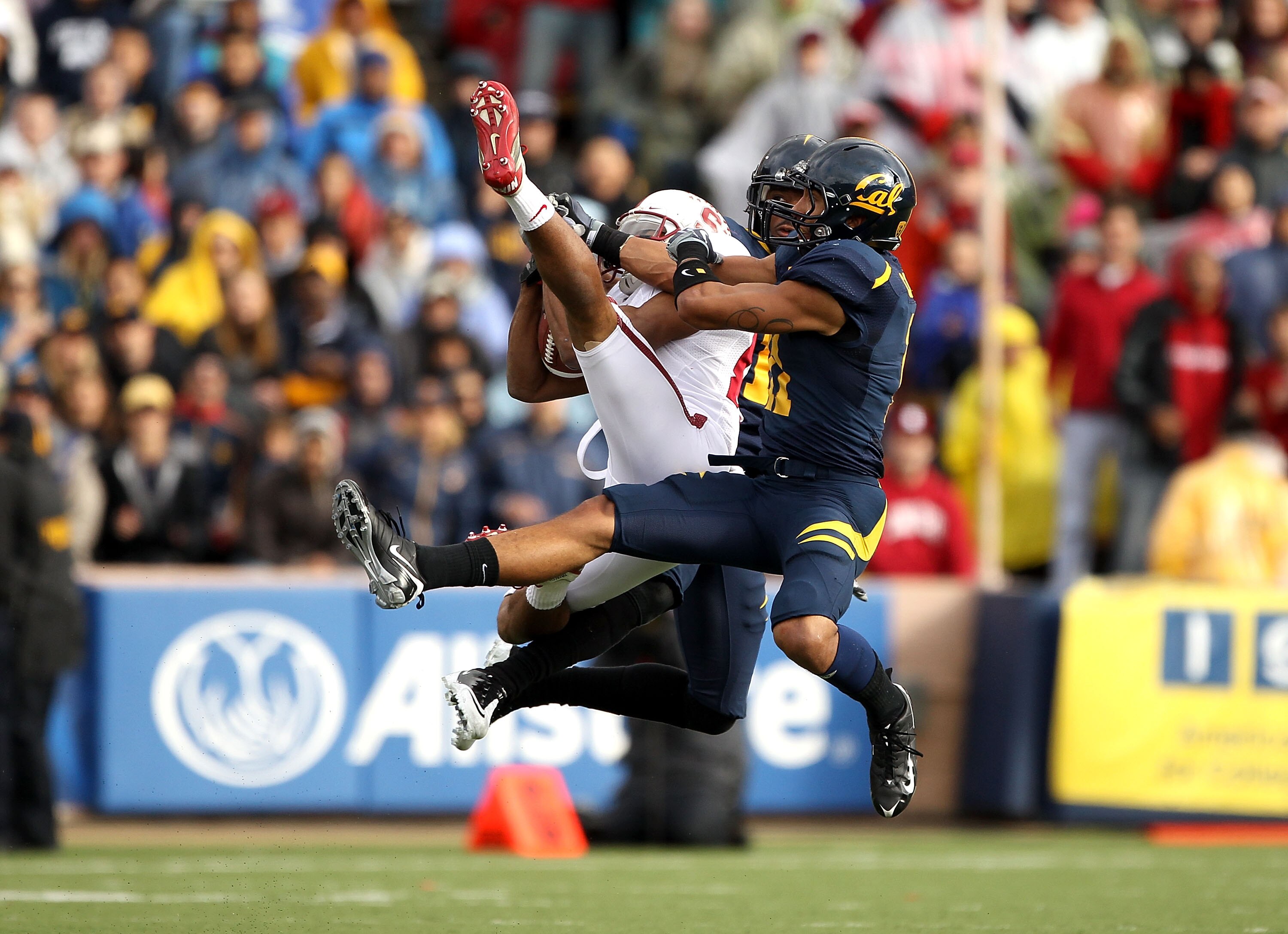 BERKELEY, CA - NOVEMBER 20:  Doug Baldwin #89 of the Stanford Cardinal leaps to catch the ball during their game against the California Golden Bears at California Memorial Stadium on November 20, 2010 in Berkeley, California.  (Photo by Ezra Shaw/Getty Im