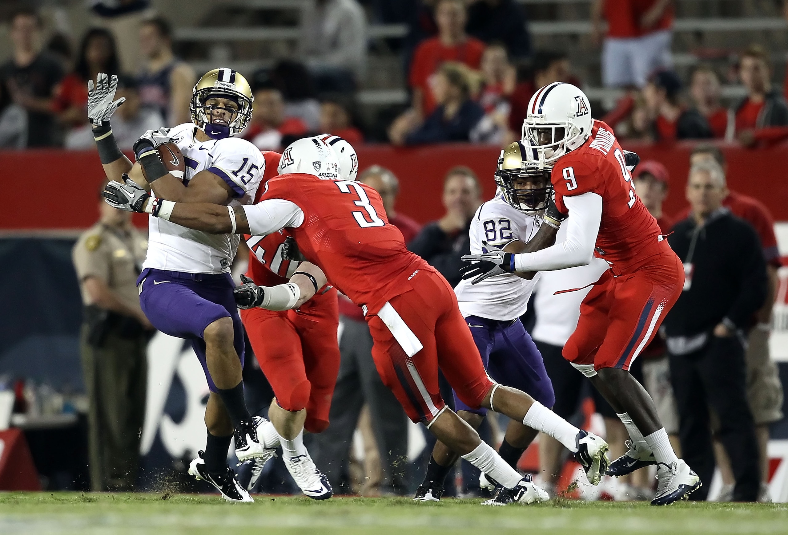 TUCSON, AZ - OCTOBER 23: Wide receiver Jermaine Kearse #15 of the Washington Huskies runs with the football after a catch during the college football game against the Arizona Wildcats at Arizona Stadium on October 23, 2010 in Tucson, Arizona. The Wildcat TUCSON, AZ - OCTOBER 23: Wide receiver Jermaine Kearse #15 of the Washington Huskies runs with the football after a catch during the college football game against the Arizona Wildcats at Arizona Stadium on October 23, 2010 in Tucson, Arizona. The Wildcat