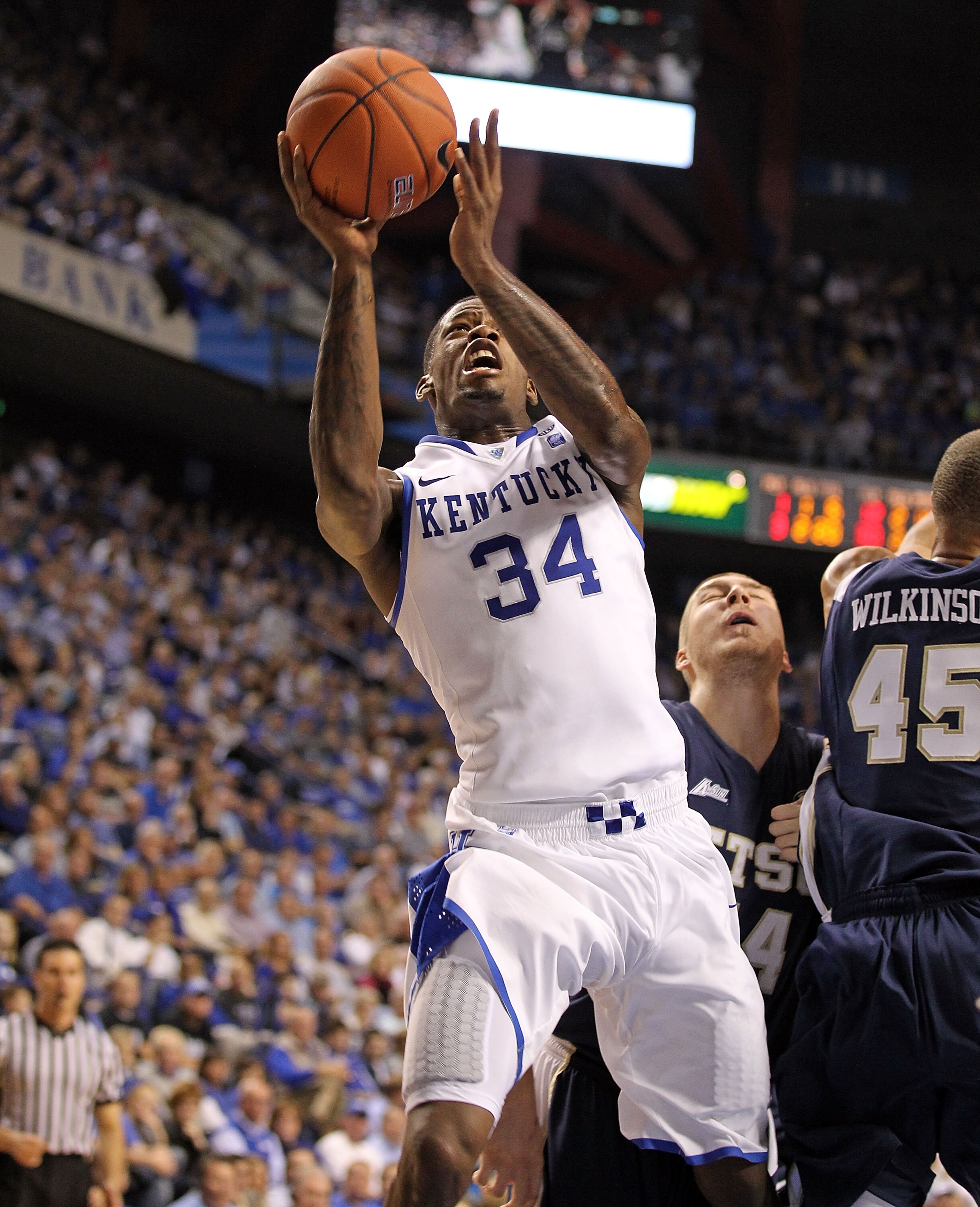 LEXINGTON, KY - NOVEMBER 12:  Deandre Liggins #34 of the Kentucky Wildcats shoots the ball during the game against East Tennessee State Buccaneers at Rupp Arena on November 12, 2010 in Lexington, Kentucky.  (Photo by Andy Lyons/Getty Images)