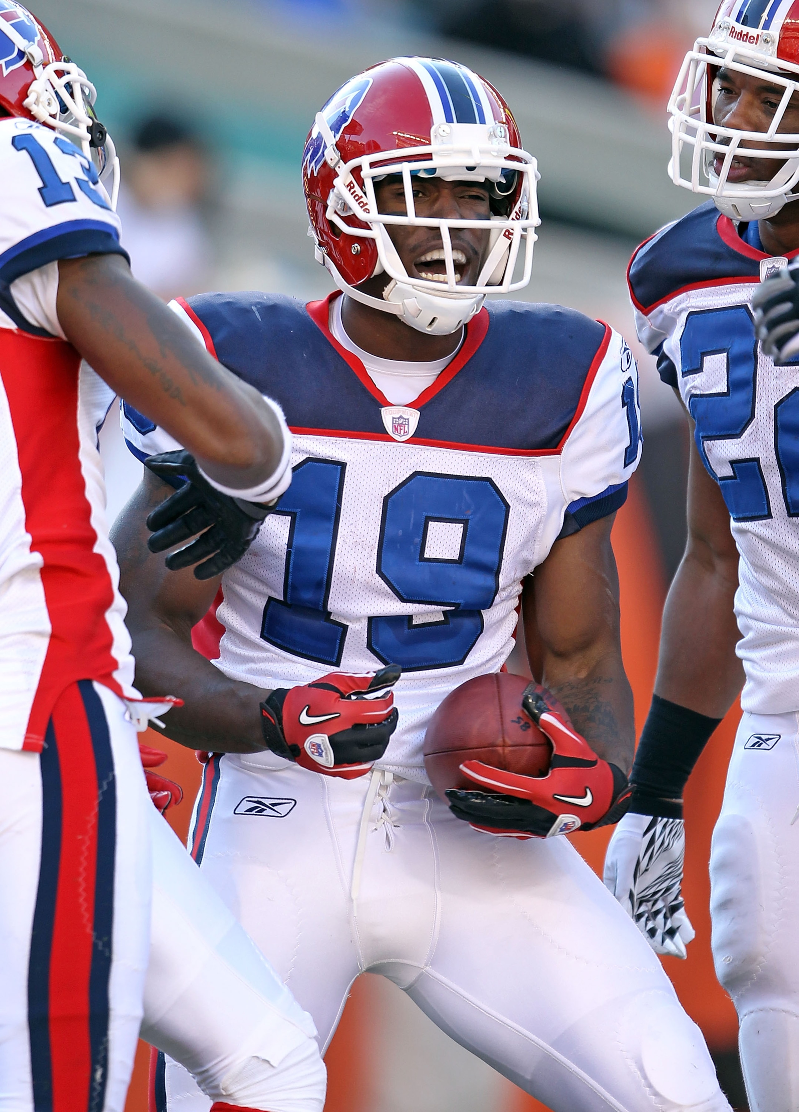 CINCINNATI - NOVEMBER 21:  Donald Jones #19 of the Buffalo Bills celebrates after scoring a touchdown during NFL game against the Cincinnati Bengals at Paul Brown Stadium on November 21, 2010 in Cincinnati, Ohio. The Bills won 49-21.  (Photo by Andy Lyons