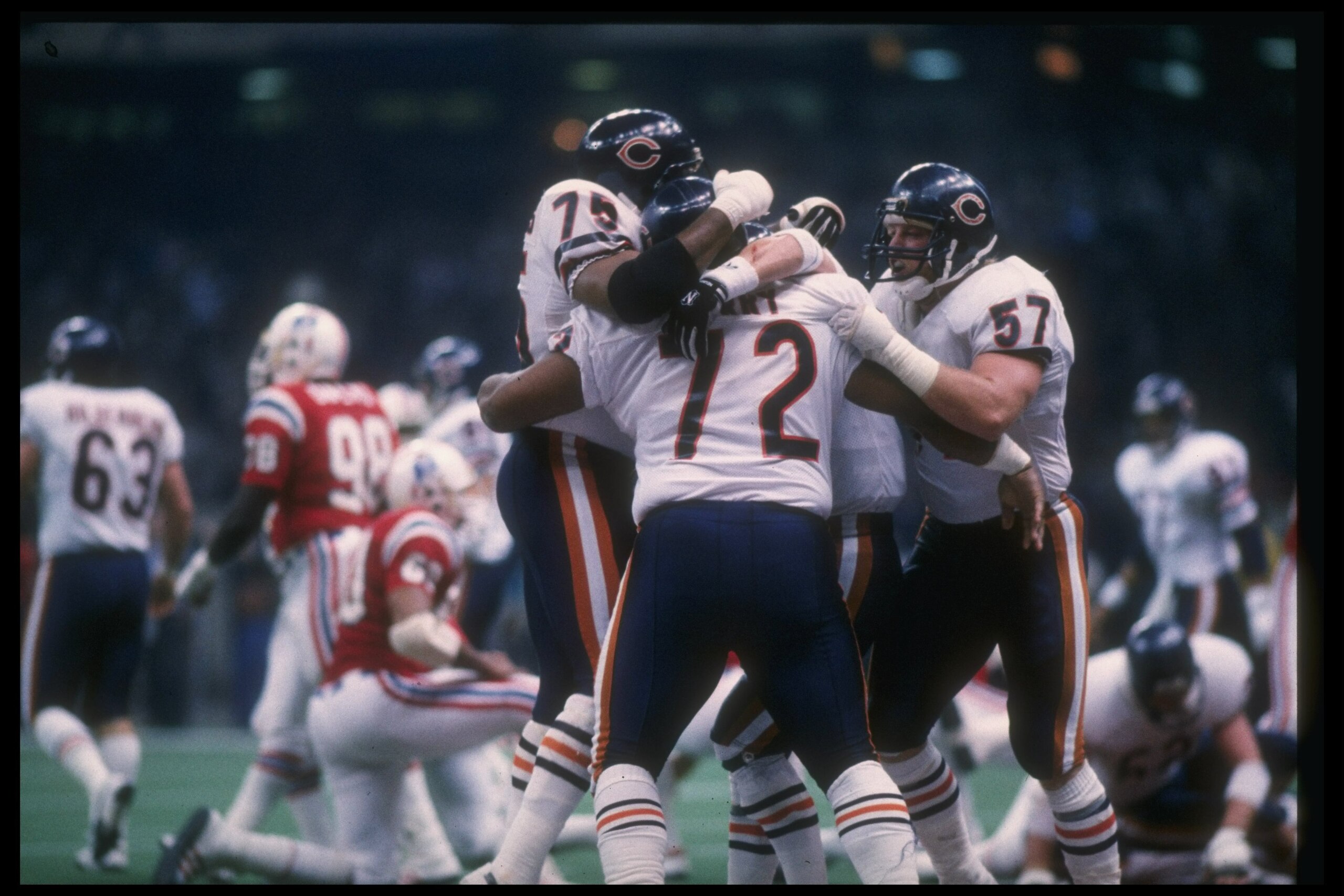 26 Jan 1986: The Chicago Bears celebrate after defensive lineman William Perry scores a touchdown during Super Bowl XX against the New England Patriots at the Superdome in New Orleans, Louisiana. The Bears won the game, 46-10. 26 Jan 1986: The Chicago Bears celebrate after defensive lineman William Perry scores a touchdown during Super Bowl XX against the New England Patriots at the Superdome in New Orleans, Louisiana. The Bears won the game, 46-10.