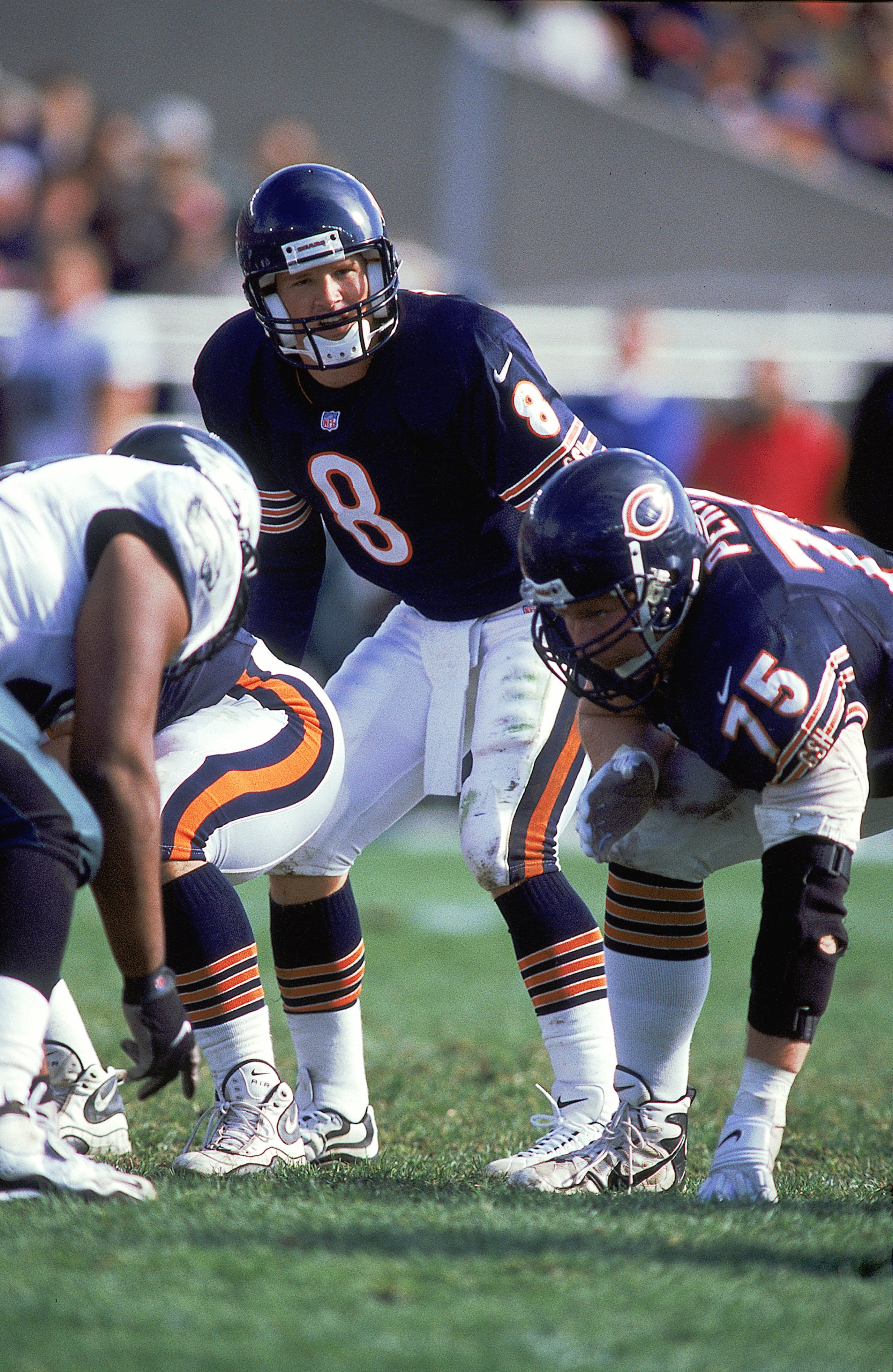 17 Oct 1999: Cade McNown #8 of the Chicago Bears calls the count from the line of scrimmage during the game against the Philadelphia Eagles at Soldier Field in Chicago, Illinois. The Eagles defeated the Bears 20-16. Mandatory Credit: Mark Lyons  /Allsport