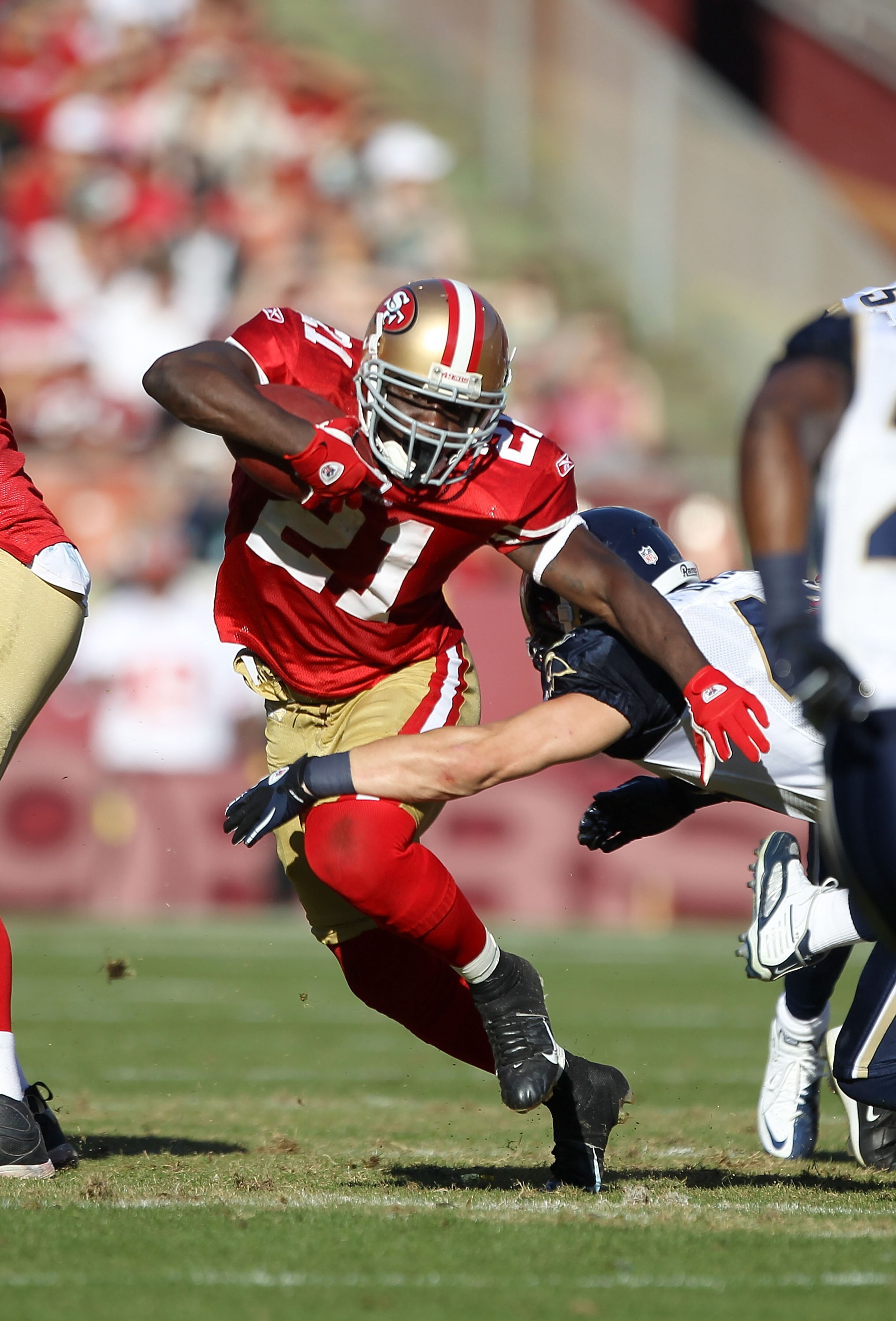 SAN FRANCISCO - NOVEMBER 14: Frank Groe #21 of the San Francisco 49ers in action against the St. Louis Rams at Candlestick Park on November 14, 2010 in San Francisco, California. (Photo by Ezra Shaw/Getty Images) SAN FRANCISCO - NOVEMBER 14: Frank Groe #21 of the San Francisco 49ers in action against the St. Louis Rams at Candlestick Park on November 14, 2010 in San Francisco, California. (Photo by Ezra Shaw/Getty Images)