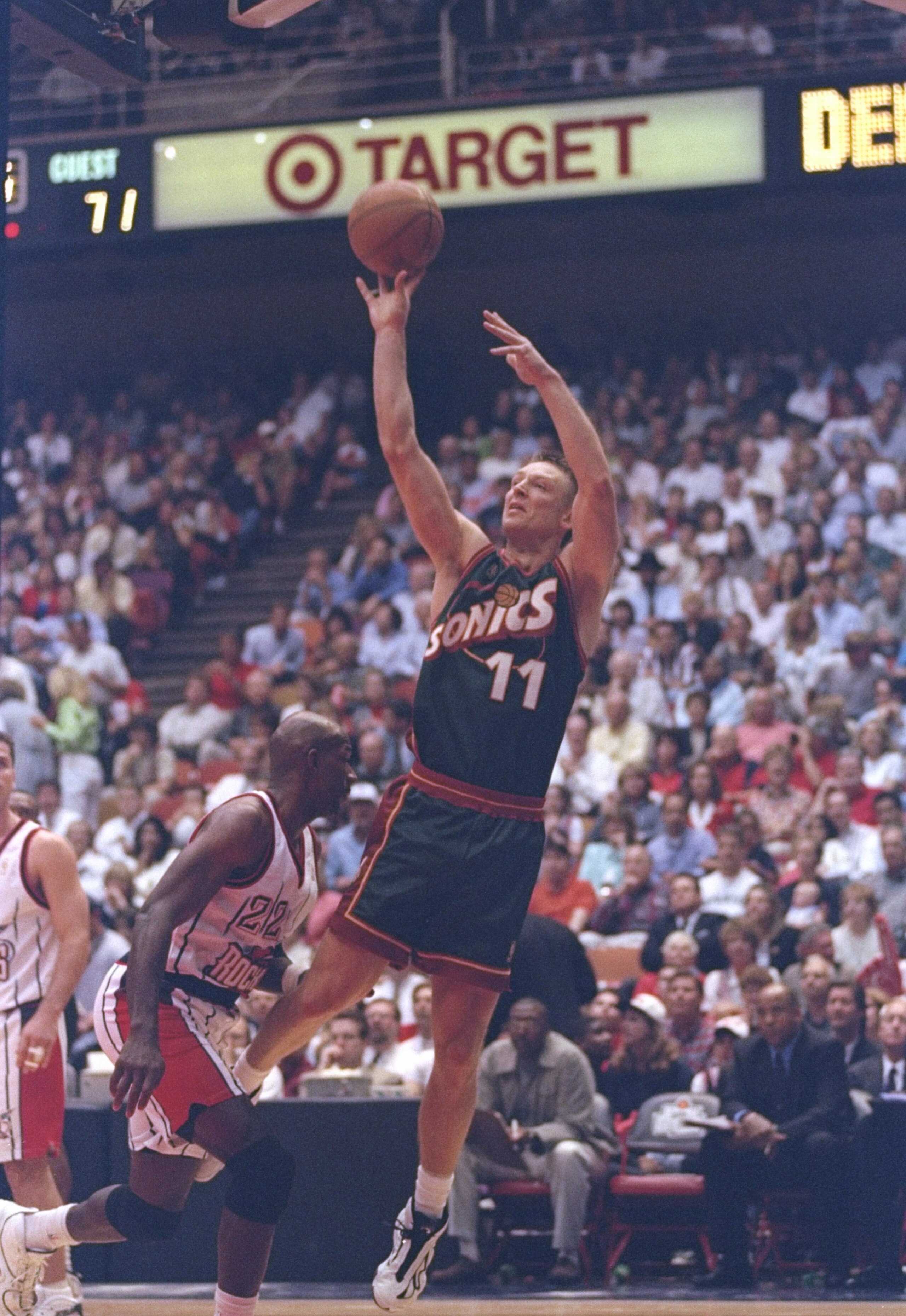 13 May 1997:  Forward Detlef Schrempe of the Seattle Supersonics shoots the ball during a playoff game against the Houston Rockets at the Summit in Houston, Texas.  The Supersonics won the game 100-94. Mandatory Credit: Stephen Dunn  /Allsport