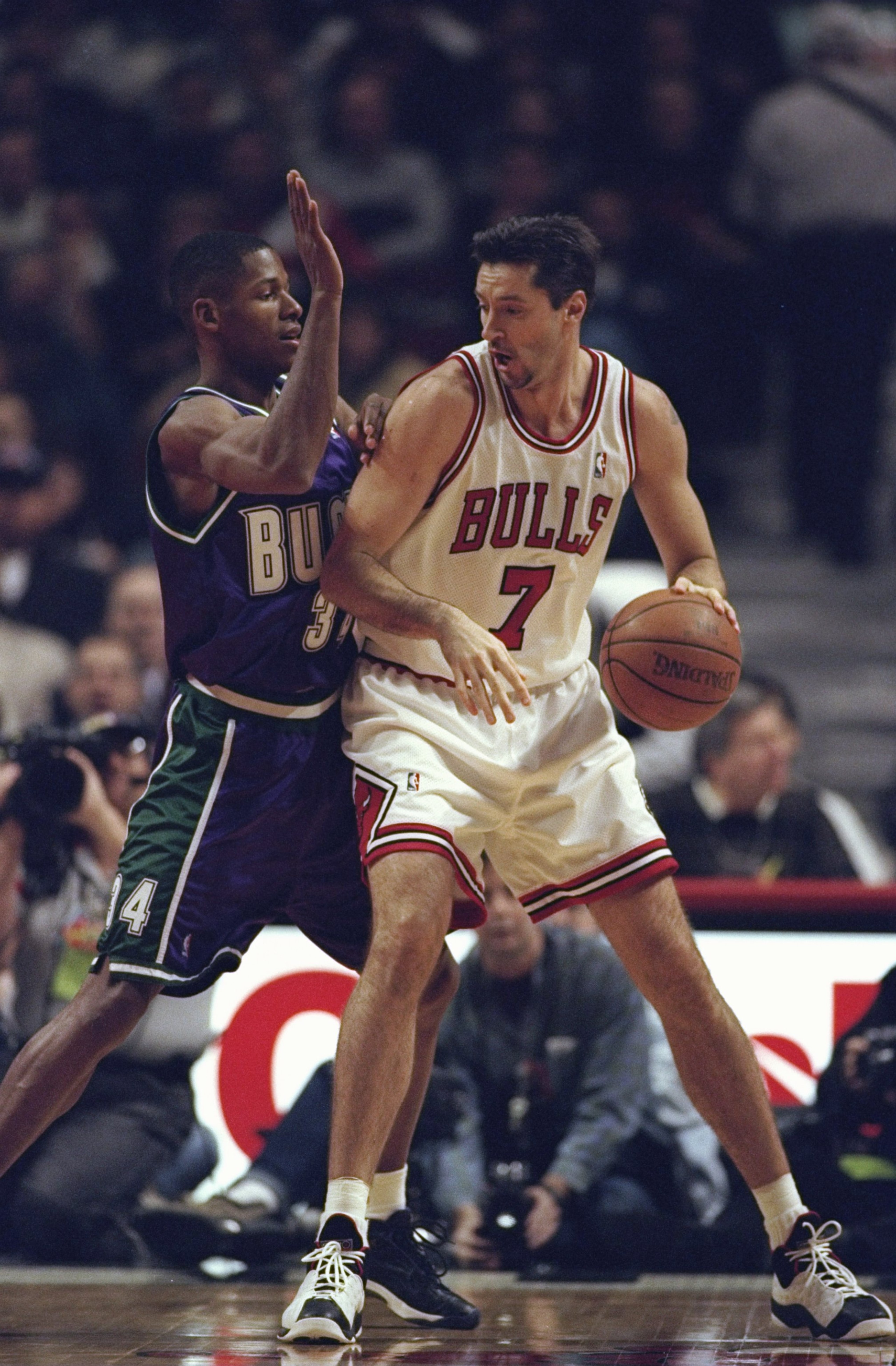 23 Feb 1999:  Toni Kukoc #7 of the Chicago Bulls in action during the game against the Milwaukee Bucks at the United Center in Chicago, Illinois. The Bucks defeated the Bulls 96-88.   Mandatory Credit: Jonathan Daniel  /Allsport