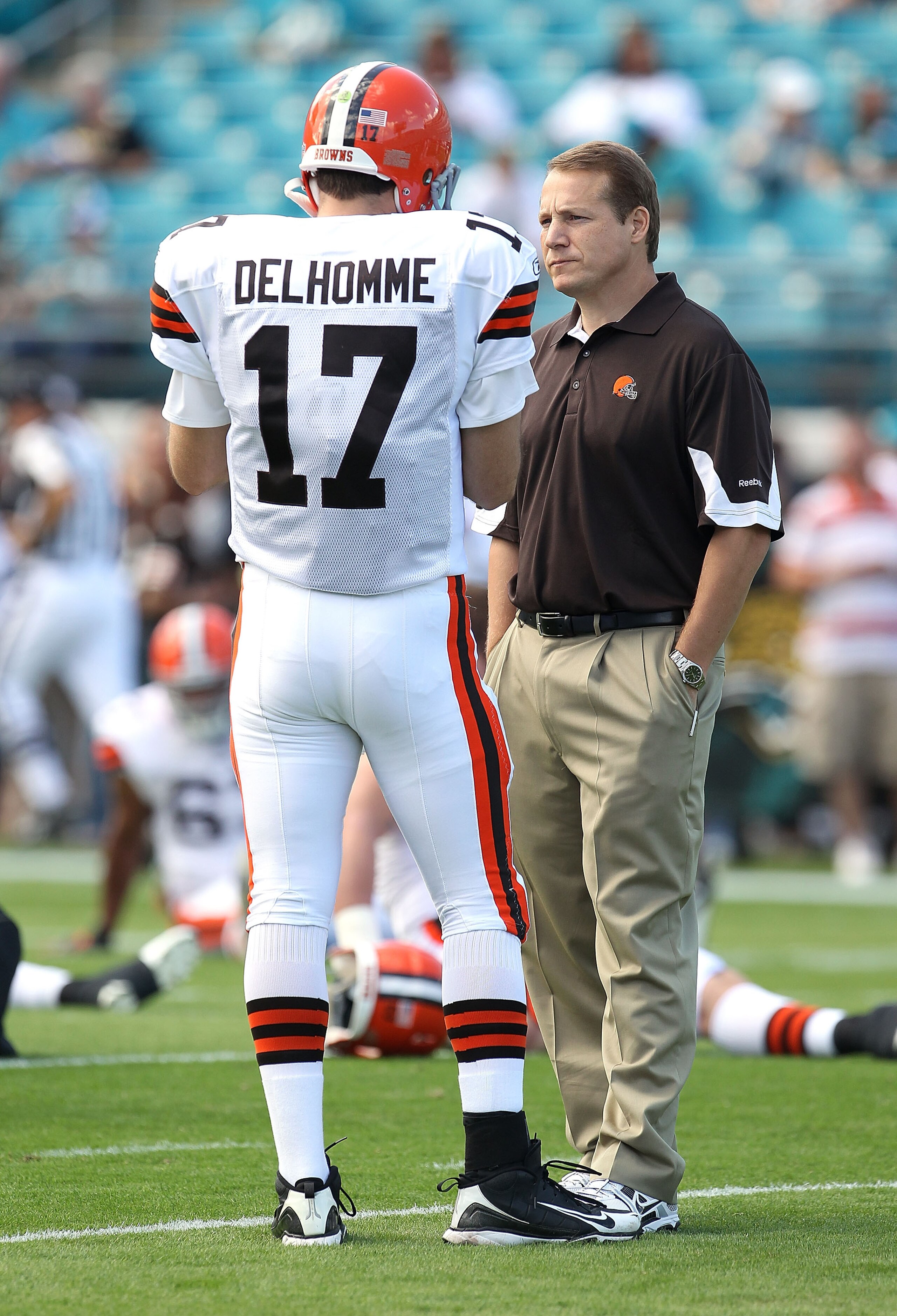 JACKSONVILLE, FL - NOVEMBER 21: Jake Delhomme #17 of the Cleveland Browns talks with head coach Eric Mangini during a game agaisnt the Jacksonville Jaguars at EverBank Field on November 21, 2010 in Jacksonville, Florida. (Photo by Mike Ehrmann/Getty Im JACKSONVILLE, FL - NOVEMBER 21: Jake Delhomme #17 of the Cleveland Browns talks with head coach Eric Mangini during a game agaisnt the Jacksonville Jaguars at EverBank Field on November 21, 2010 in Jacksonville, Florida. (Photo by Mike Ehrmann/Getty Im