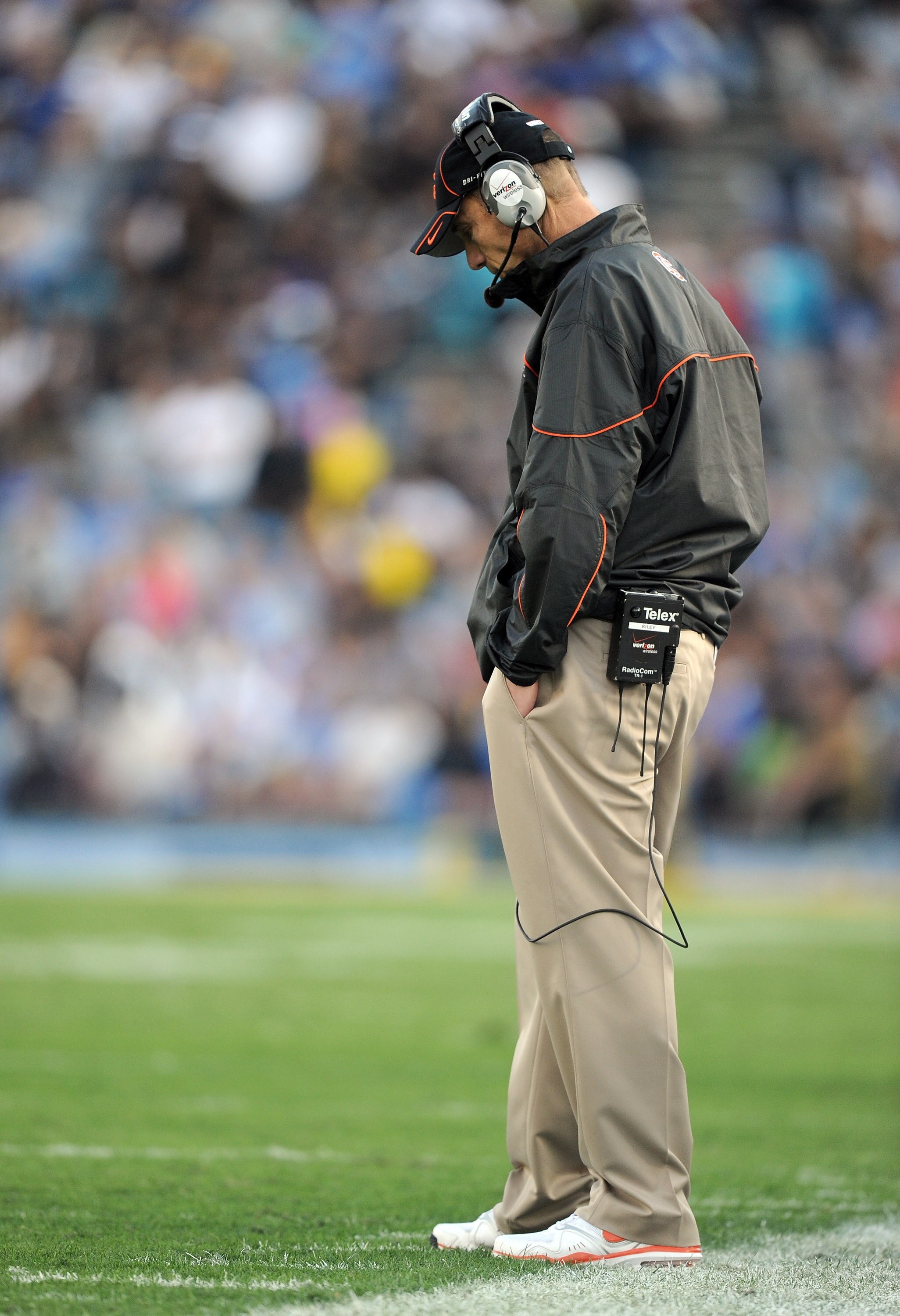 PASADENA, CA - NOVEMBER 06:  Head Coach Mike Riley of the Oregon State Beavers on the sidelines during a 17-14 loss to the UCLA Bruins at the Rose Bowl on November 6, 2010 in Pasadena, California.  (Photo by Harry How/Getty Images)