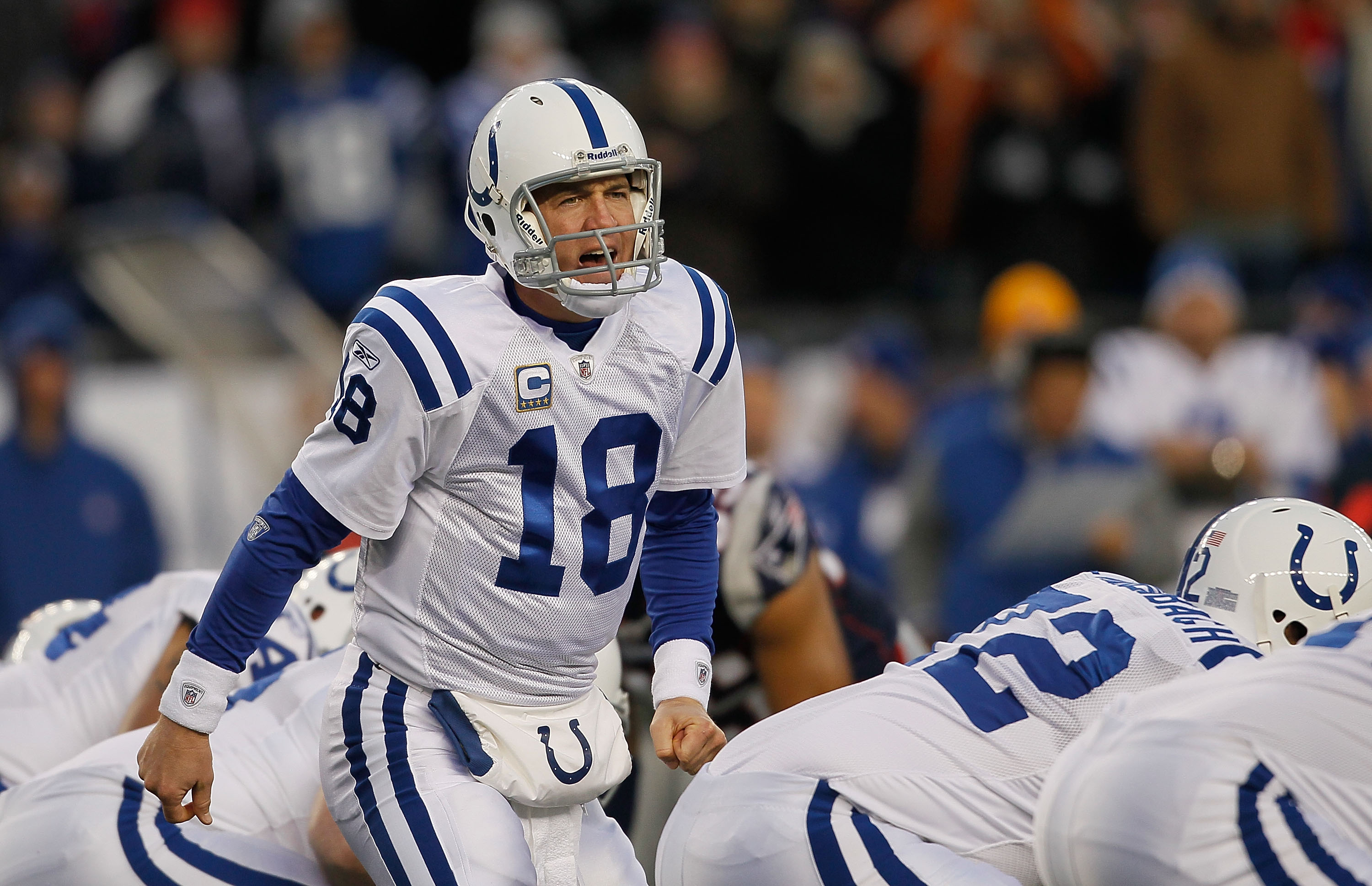 FOXBORO, MA - NOVEMBER 21:  Peyton Manning #18 of the Indianapolis Colts shouts instructions during a game with the New England Patriots at Gillette Stadium on November 21, 2010 in Foxboro, Massachusetts. (Photo by Jim Rogash/Getty Images)