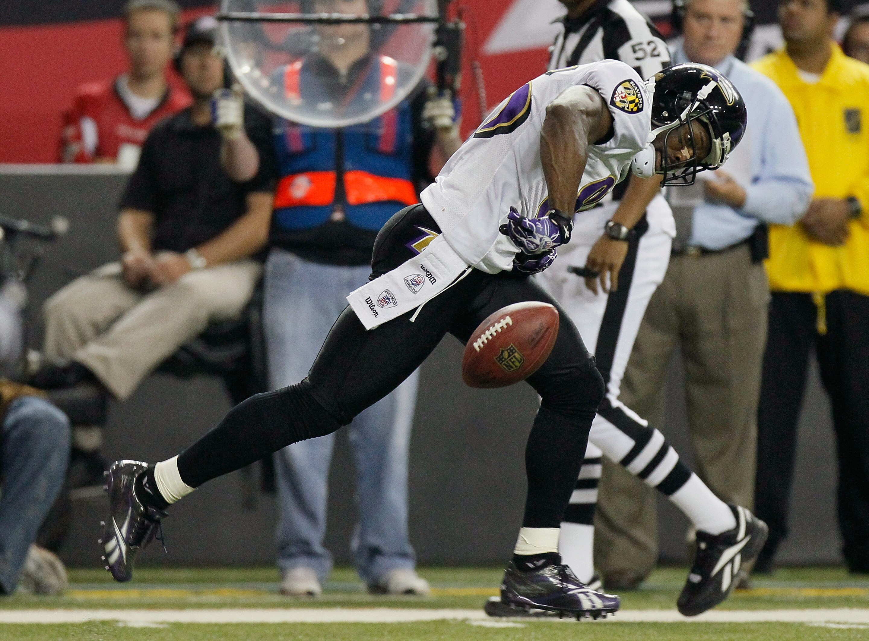 ATLANTA - NOVEMBER 11:  Derrick Mason #85 of the Baltimore Ravens against the Atlanta Falcons at Georgia Dome on November 11, 2010 in Atlanta, Georgia.  (Photo by Kevin C. Cox/Getty Images)