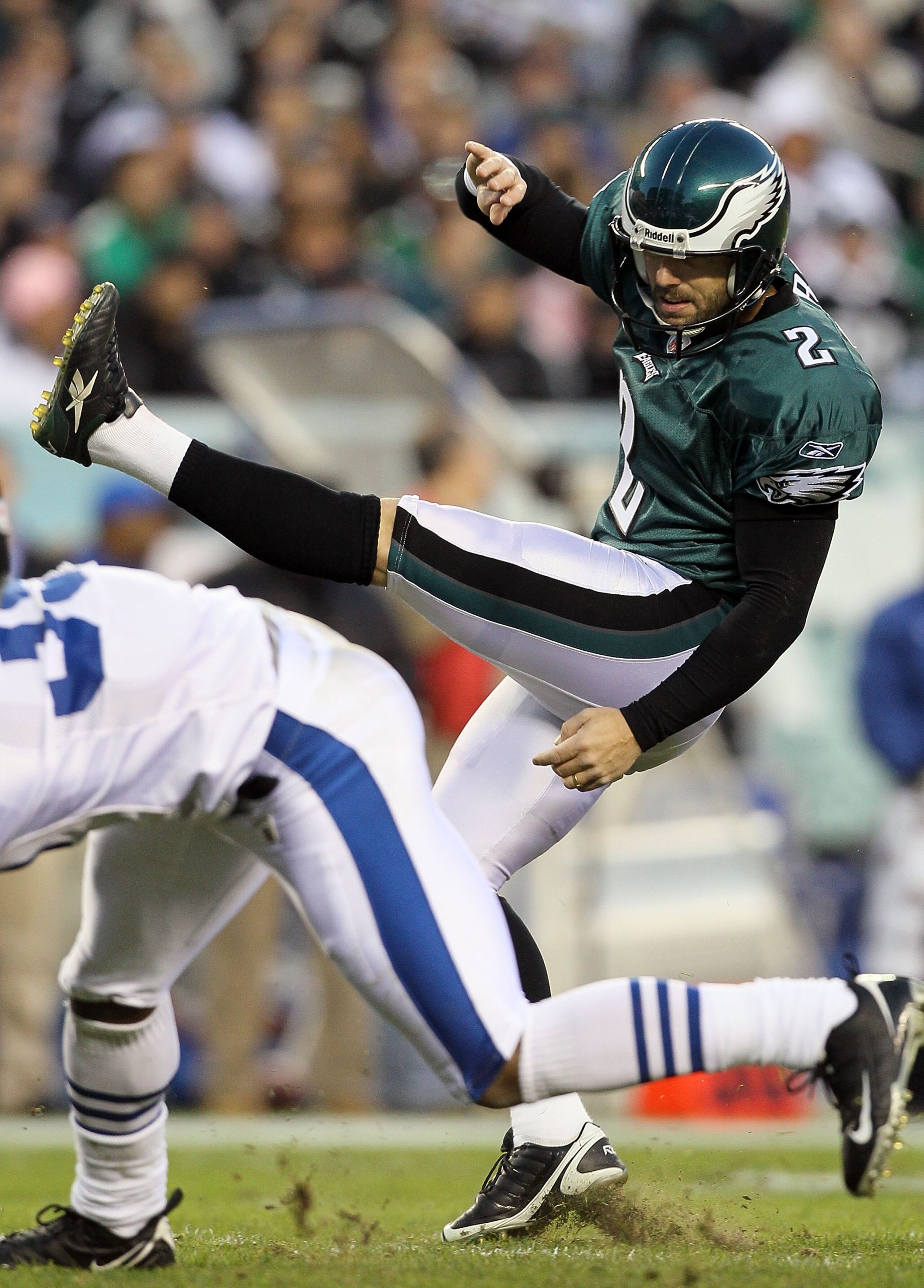 PHILADELPHIA - NOVEMBER 07:  David Akers #2 of the Philadelphia Eagles in action against the Indianapolis Colts on November 7, 2010 at Lincoln Financial Field in Philadelphia, Pennsylvania.  (Photo by Jim McIsaac/Getty Images)
