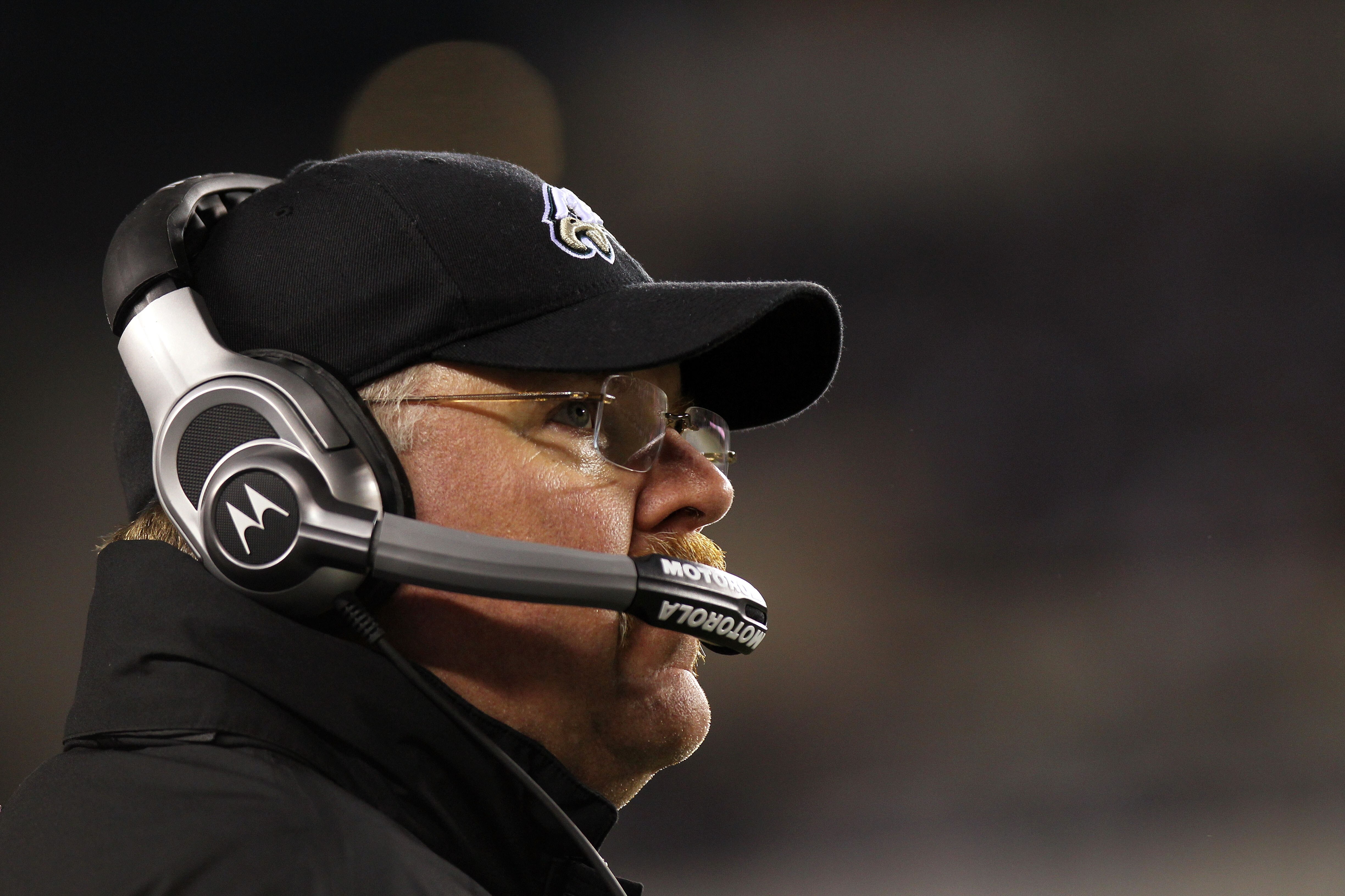 PHILADELPHIA - NOVEMBER 21:  Head coach Andy Reid of the Philadelphia Eagles looks on against  of the New York Giants at Lincoln Financial Field on November 21, 2010 in Philadelphia, Pennsylvania.  (Photo by Nick Laham/Getty Images)
