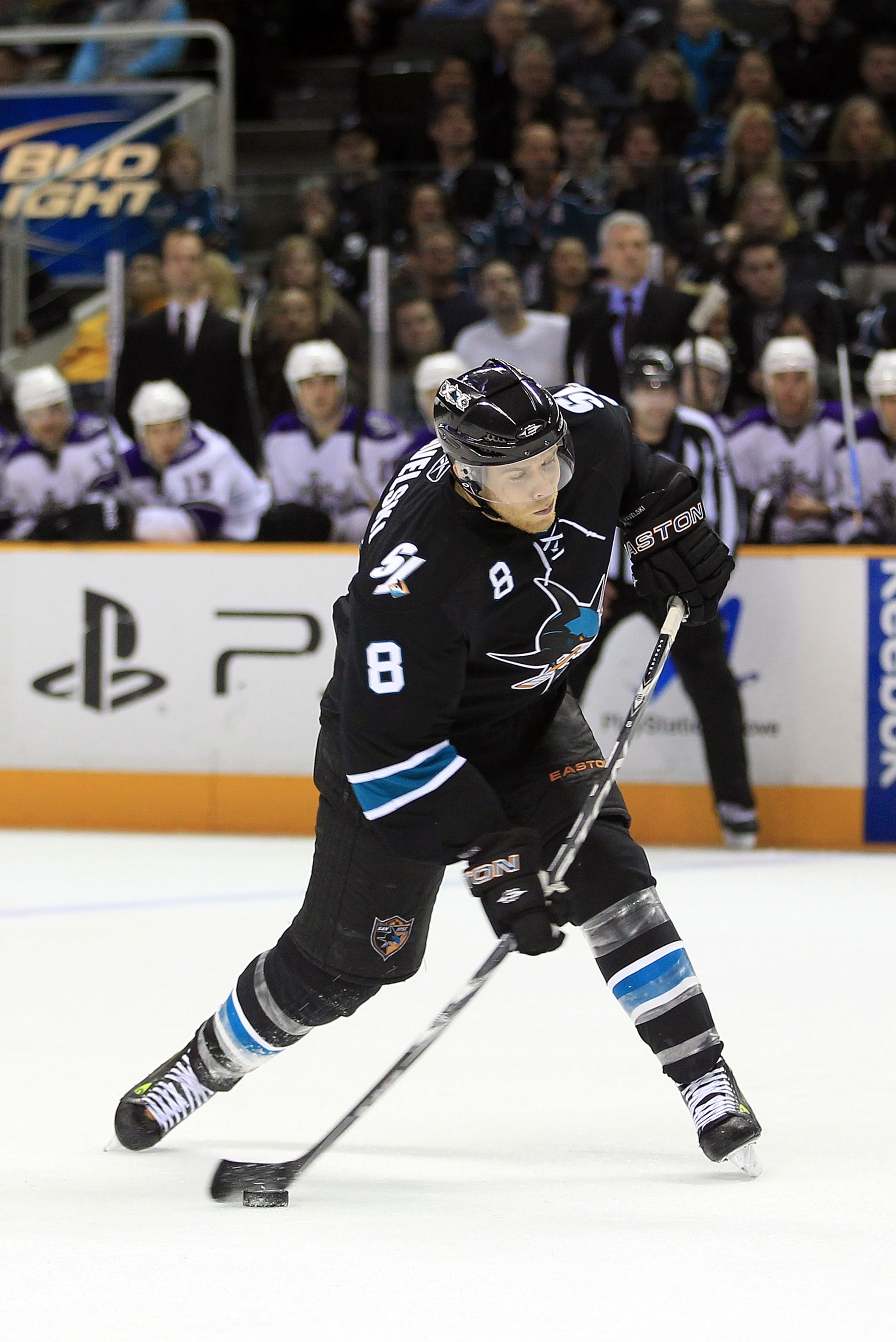 SAN JOSE, CA - NOVEMBER 15:  Joe Pavelski #8 of the San Jose Sharks in action during their game against the Los Angeles Kings at HP Pavilion on November 15, 2010 in San Jose, California.  (Photo by Ezra Shaw/Getty Images)