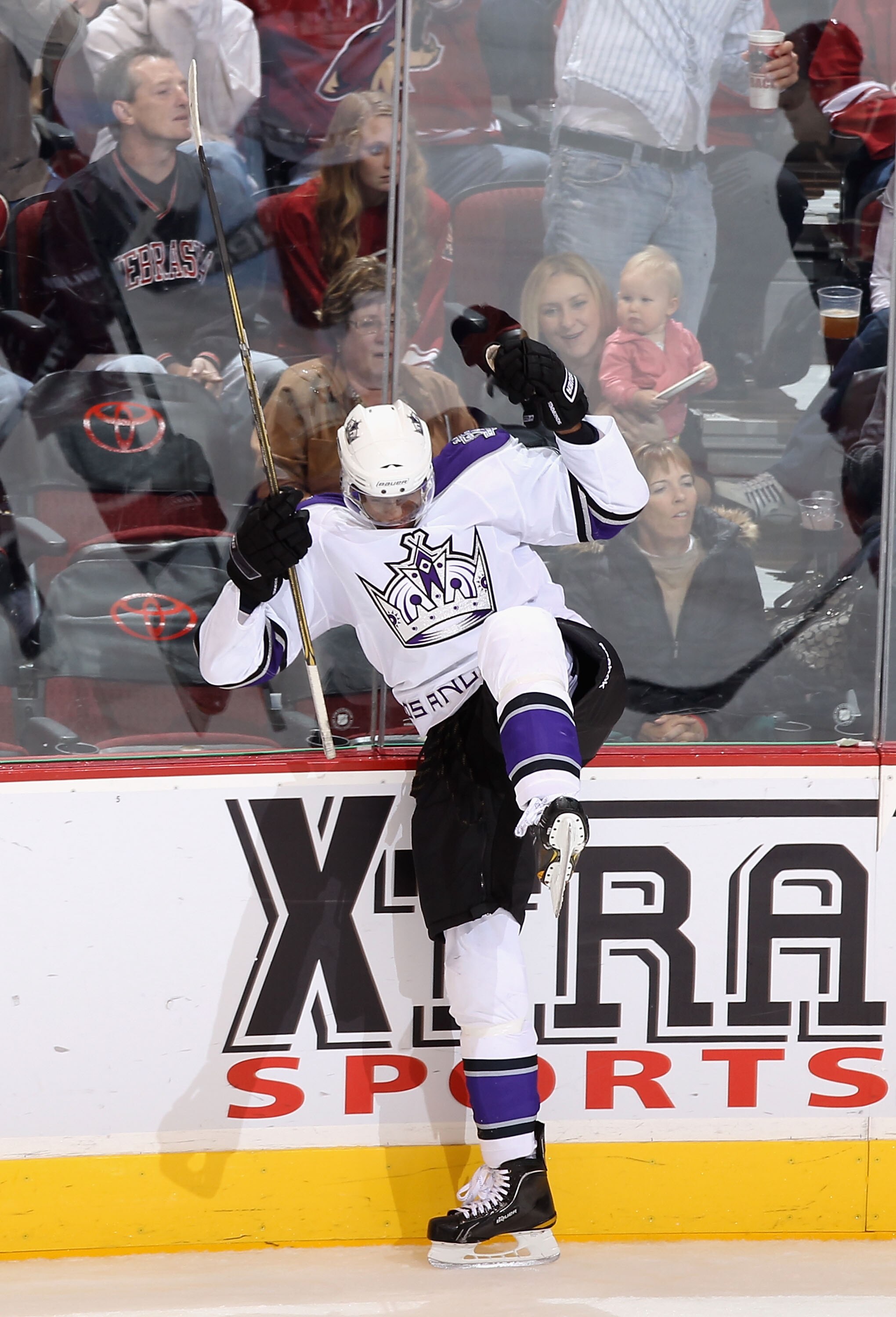 GLENDALE, AZ - OCTOBER 21:  Wayne Simmonds #17 of the Los Angeles Kings celebrates after scoring a second period goal against the Phoenix Coyotes during the NHL game at Jobing.com Arena on October 21, 2010 in Glendale, Arizona.  (Photo by Christian Peters