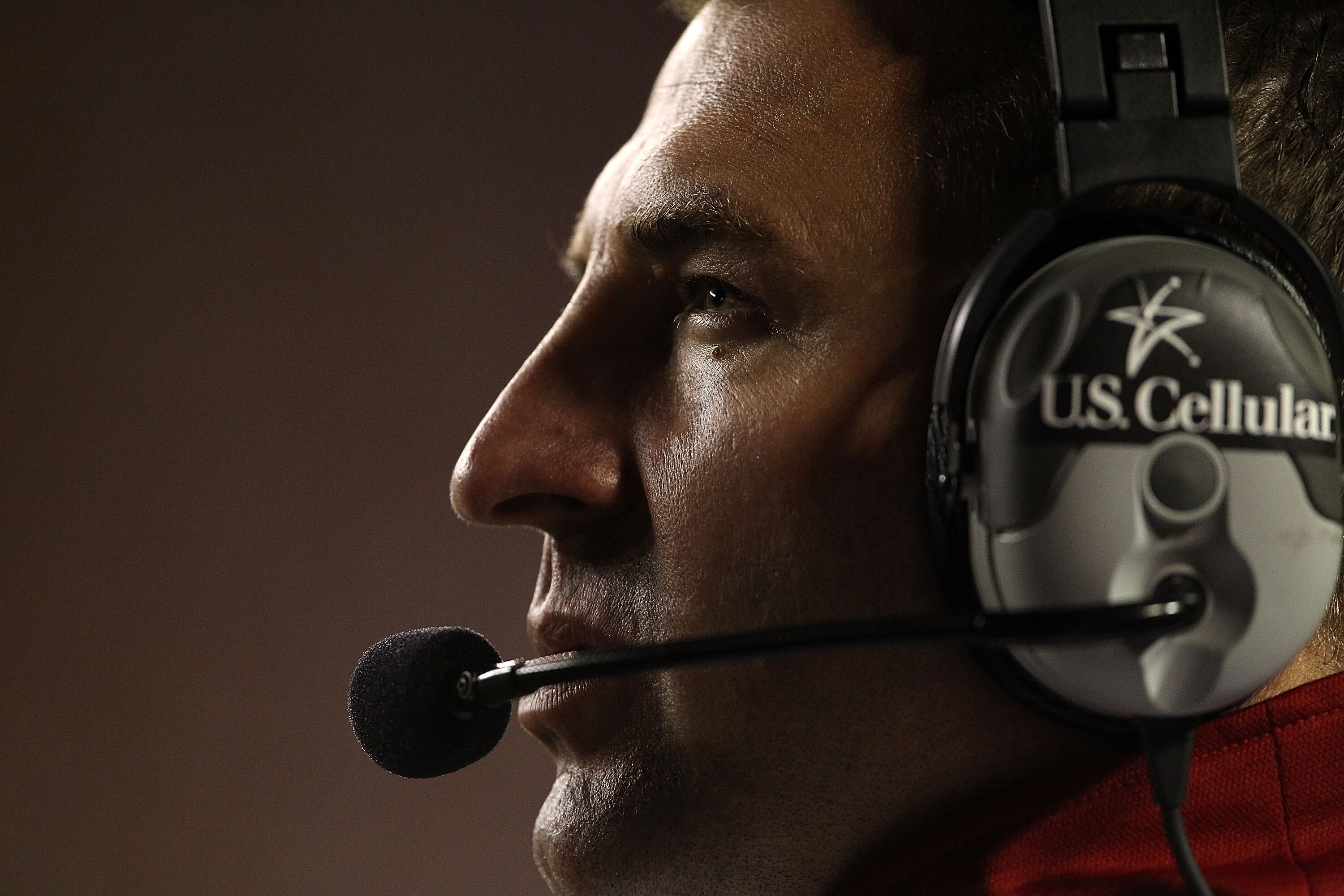 MADISON, WI - OCTOBER 16: Head coach Bret Bielema of the Wisconsin Badgers watches as his team takes on the Ohio State Buckeyes at Camp Randall Stadium on October 16, 2010 in Madison, Wisconsin. Wisconsin defeated Ohio State 31-18. (Photo by Jonathan Dani