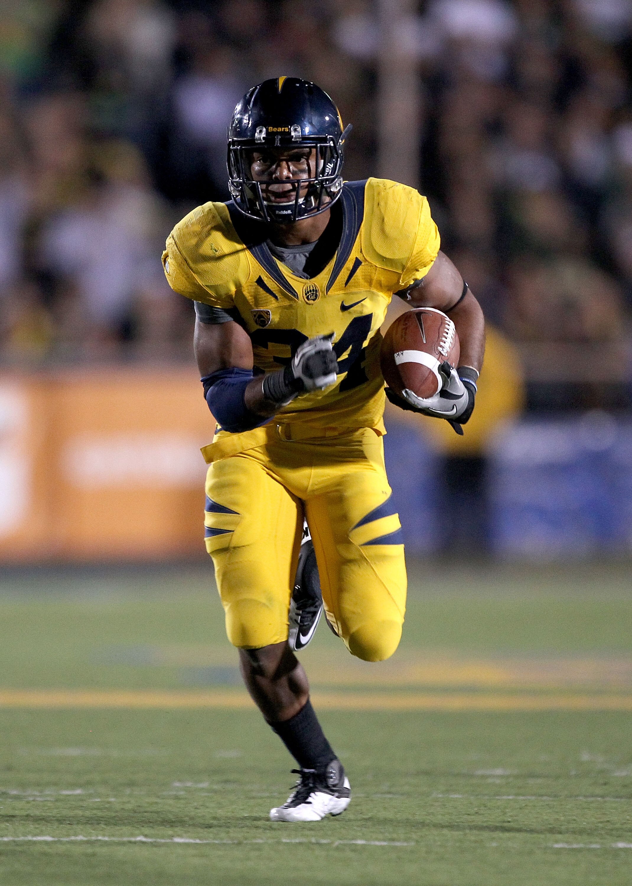 BERKELEY, CA - NOVEMBER 13:  Shane Vereen #34 of the California Golden Bears in action against the Oregon Ducks at California Memorial Stadium on November 13, 2010 in Berkeley, California.  (Photo by Ezra Shaw/Getty Images)