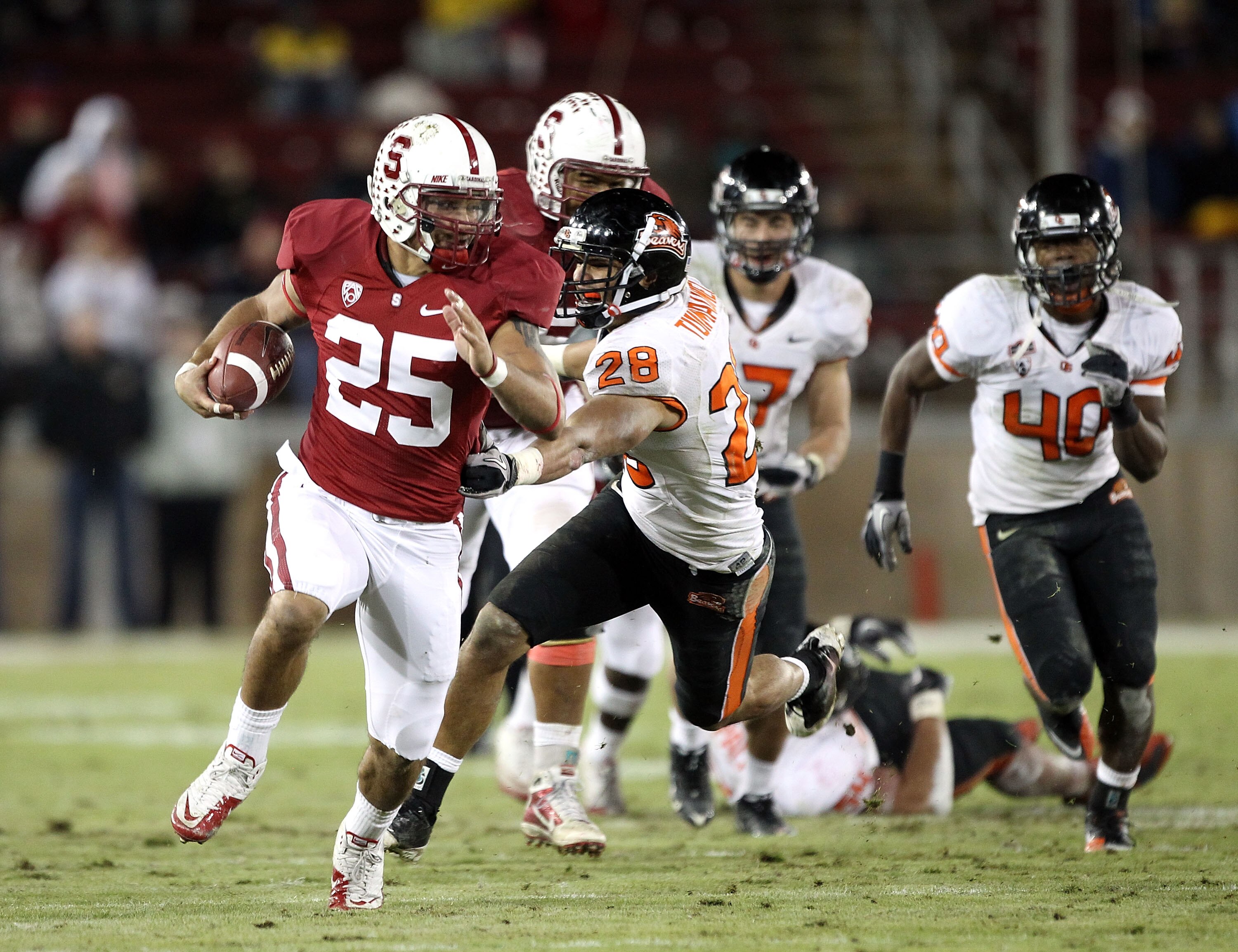 PALO ALTO, CA - NOVEMBER 27:  Tyler Gaffney #25 of the Stanford Cardinal breaks free en route to scoring a touchdown during their game against the Oregon State Beavers at Stanford Stadium on November 27, 2010 in Palo Alto, California.  (Photo by Ezra Shaw