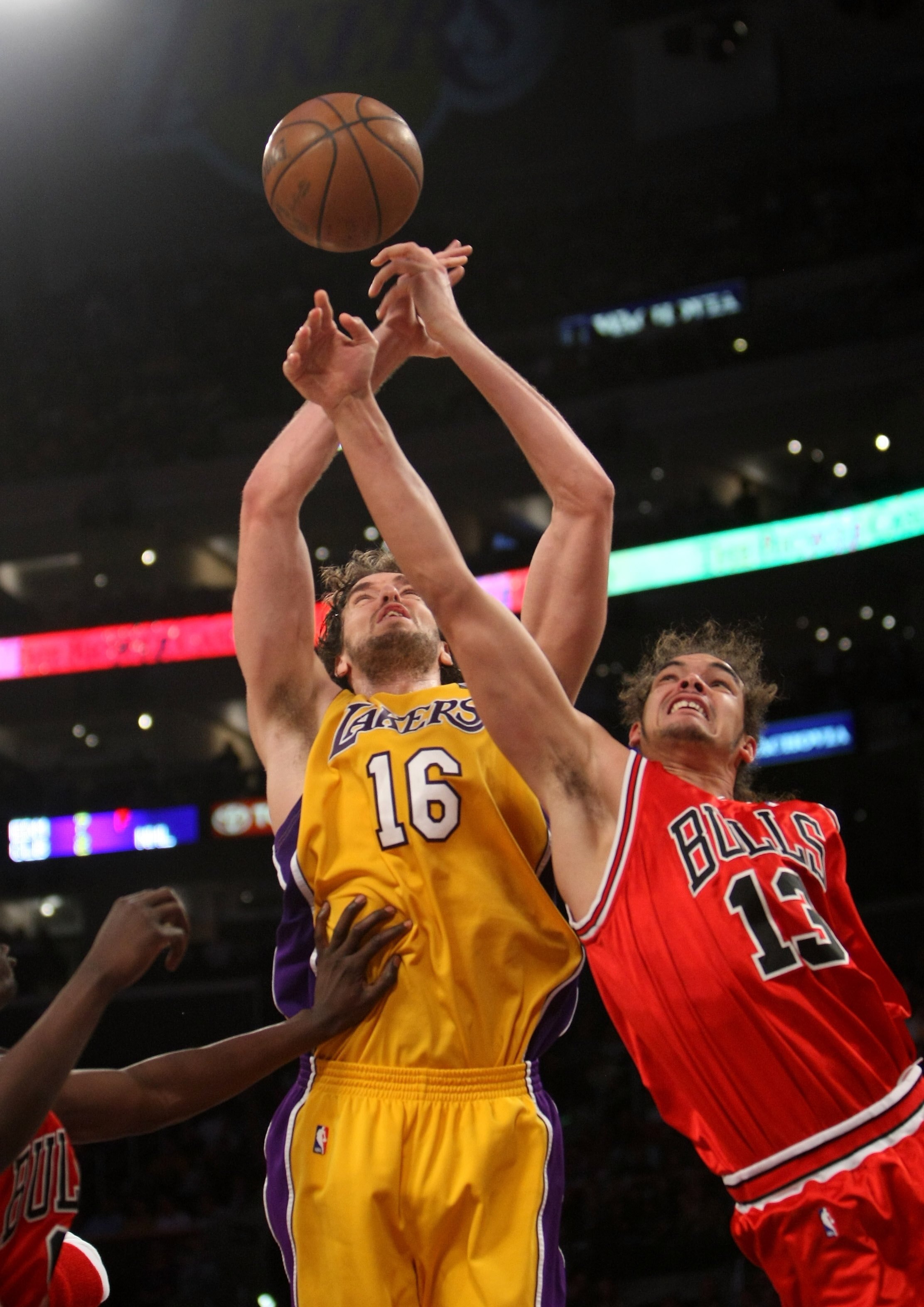 LOS ANGELES, CA - NOVEMBER 18: Pau Gasol #16 of the Los Angeles Lakers battles for a rebound with Joakim Noah #13 of the Chicago Bulls on November 18, 2008 at Staples Center in Los Angeles, California.  The Lakers won 116-109.    NOTE TO USER: User expres
