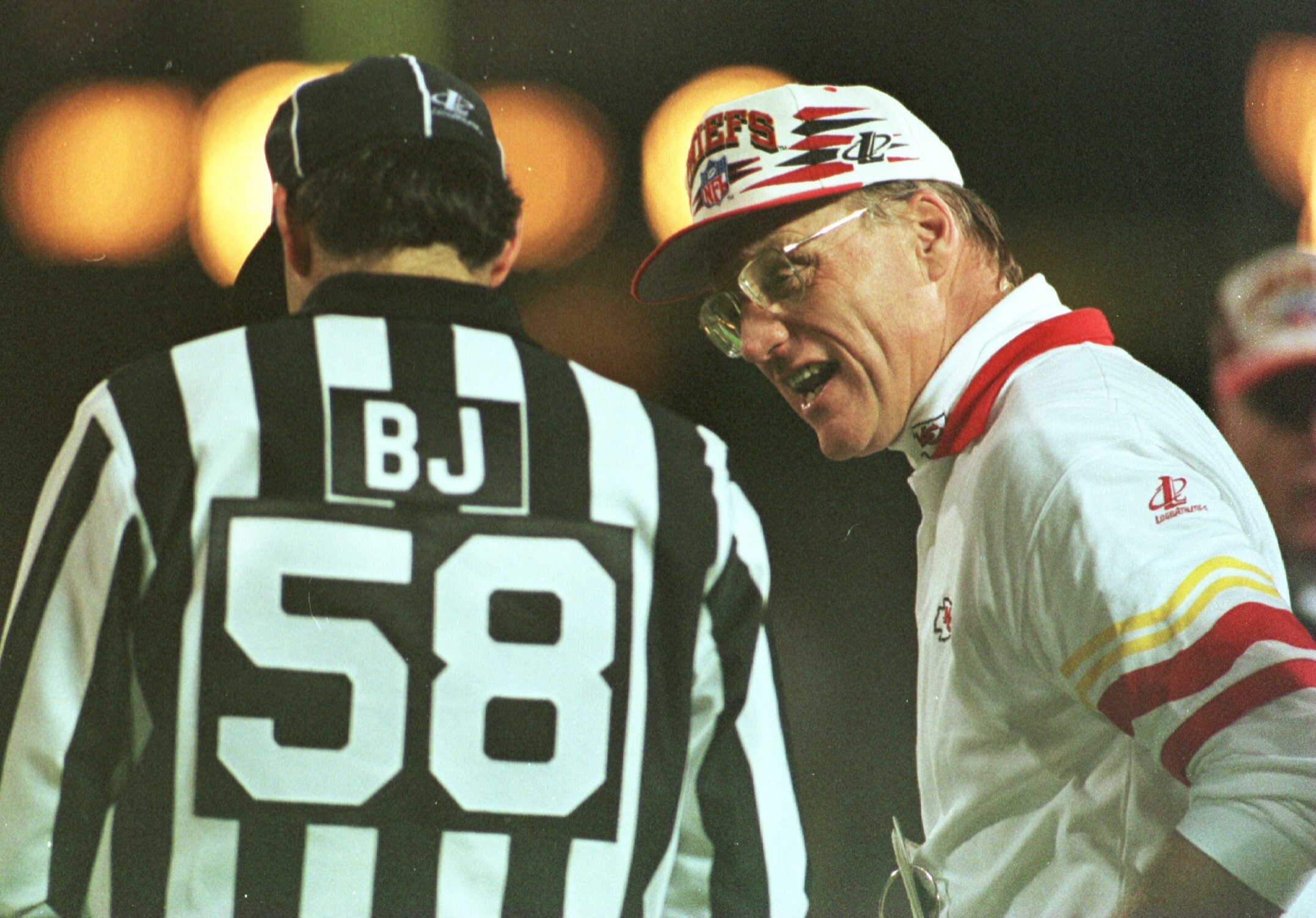 9 Dec 1996:  Head Coach Marty Schottenheimer of the Kansas City Chiefs argues with a referee in the second half of the Raiders v Chiefs game at the Oakland Coliseum in Oakland, California. Mandatory Credit: Jed Jacobsohn/ALLSPORT