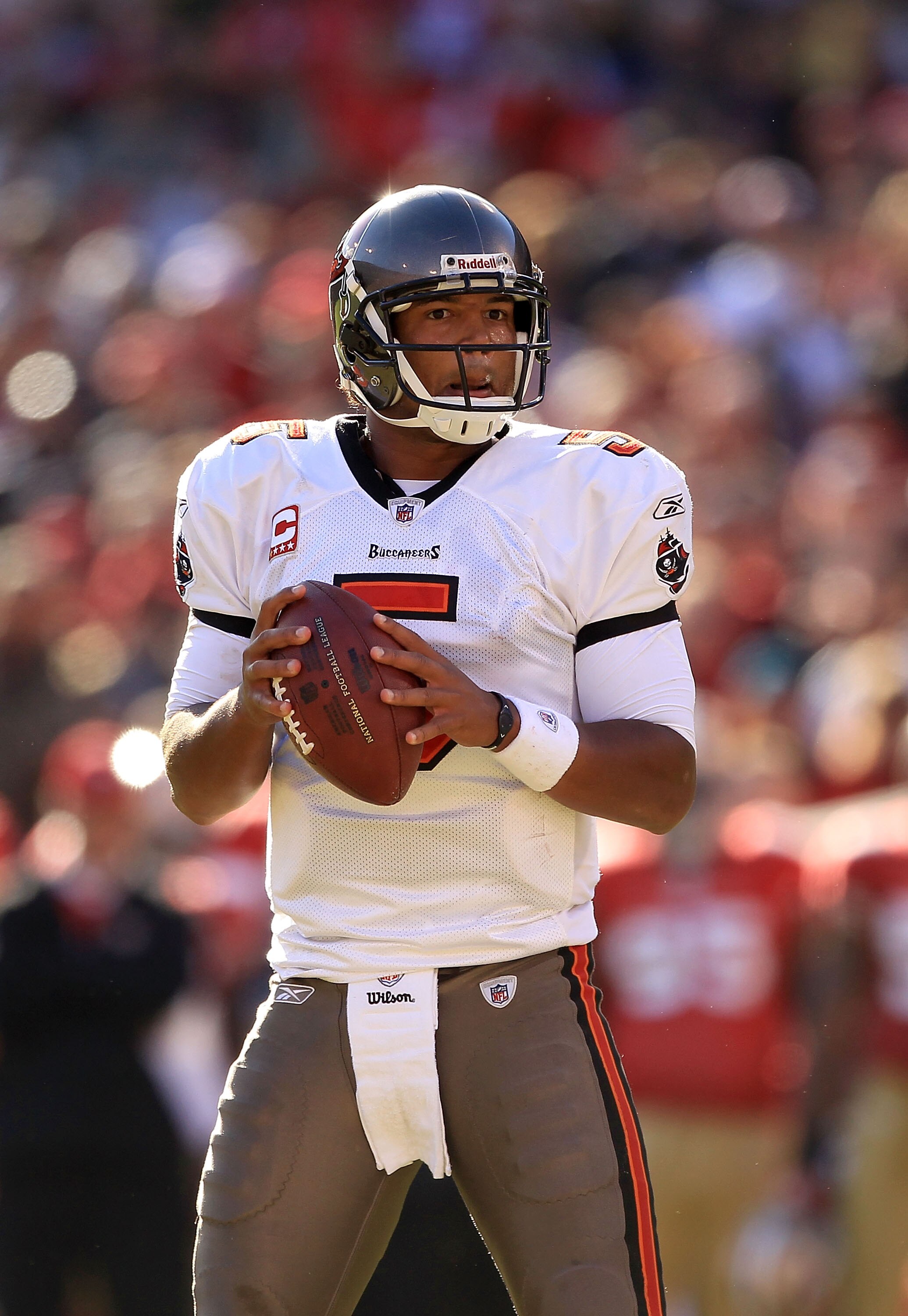 SAN FRANCISCO - NOVEMBER 21:  Josh Freeman #5 of the Tampa Bay Buccaneers in action against the San Francisco 49ers at Candlestick Park on November 21, 2010 in San Francisco, California.  (Photo by Ezra Shaw/Getty Images)