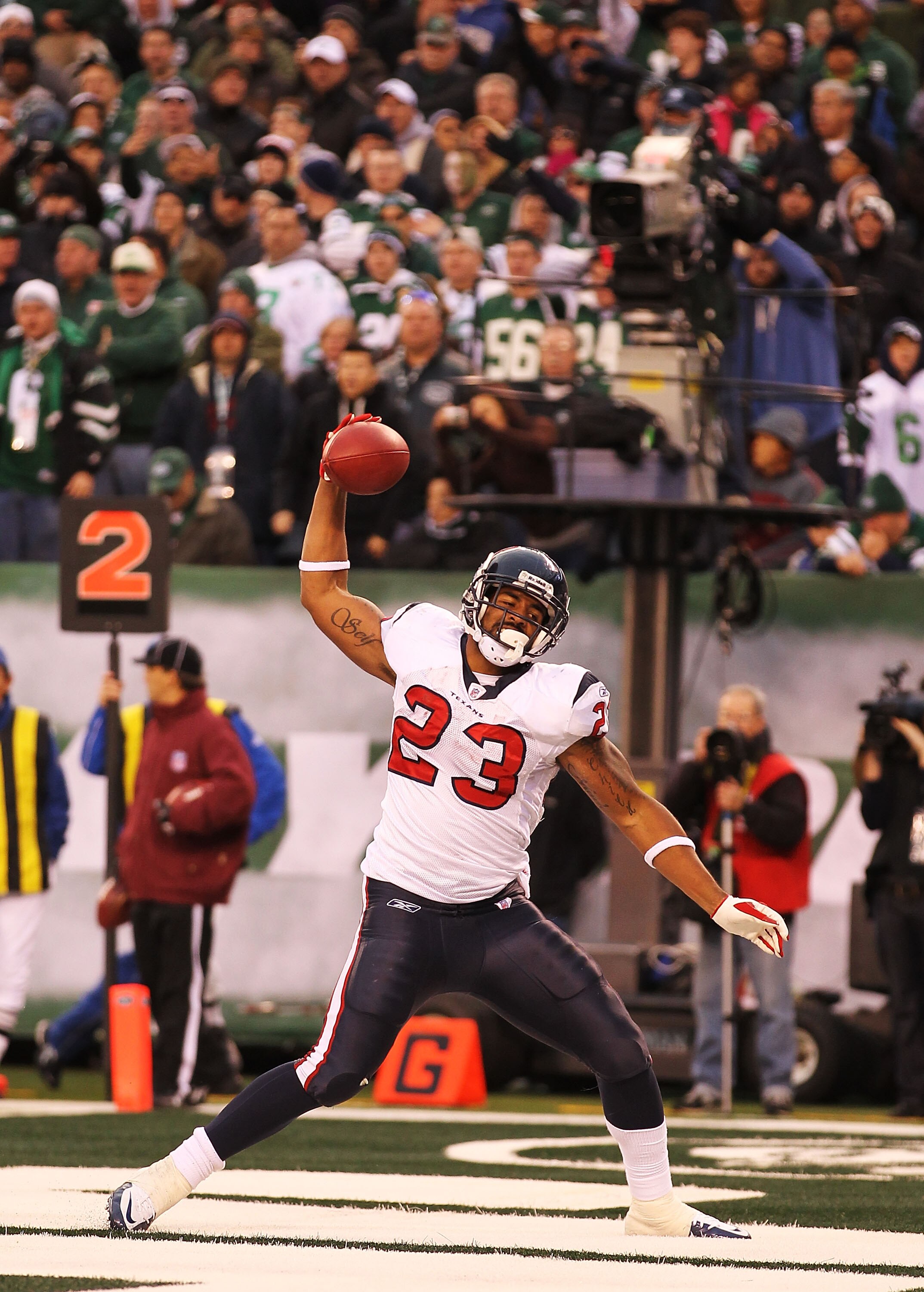 EAST RUTHERFORD, NJ - NOVEMBER 21:  Arian Foster #23 of the Houston Texans celebrates after scoring a touchdown against the New York Jets during their  game on November 21, 2010 at the New Meadowlands Stadium  in East Rutherford, New Jersey.  (Photo by Al