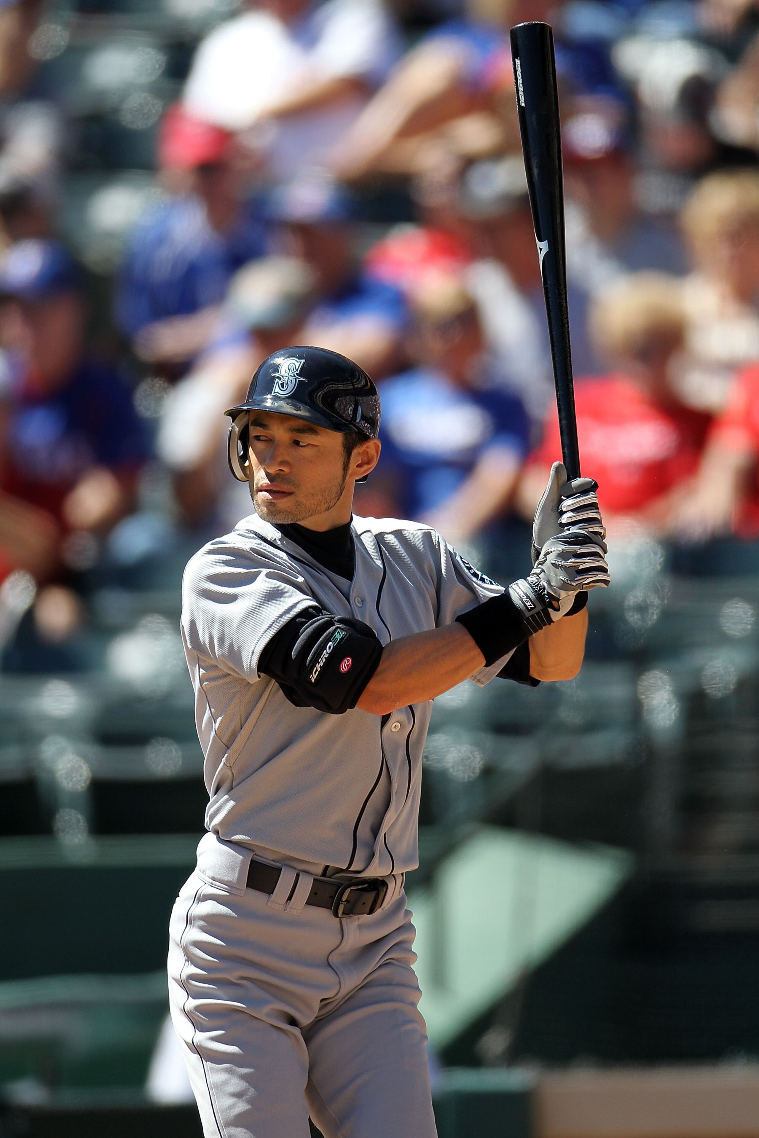 ARLINGTON, TX - SEPTEMBER 29: Ichiro Suzuki #51 of the Seattle Mariners at Rangers Ballpark in Arlington on September 29, 2010 in Arlington, Texas. (Photo by Ronald Martinez/Getty Images) ARLINGTON, TX - SEPTEMBER 29: Ichiro Suzuki #51 of the Seattle Mariners at Rangers Ballpark in Arlington on September 29, 2010 in Arlington, Texas. (Photo by Ronald Martinez/Getty Images)