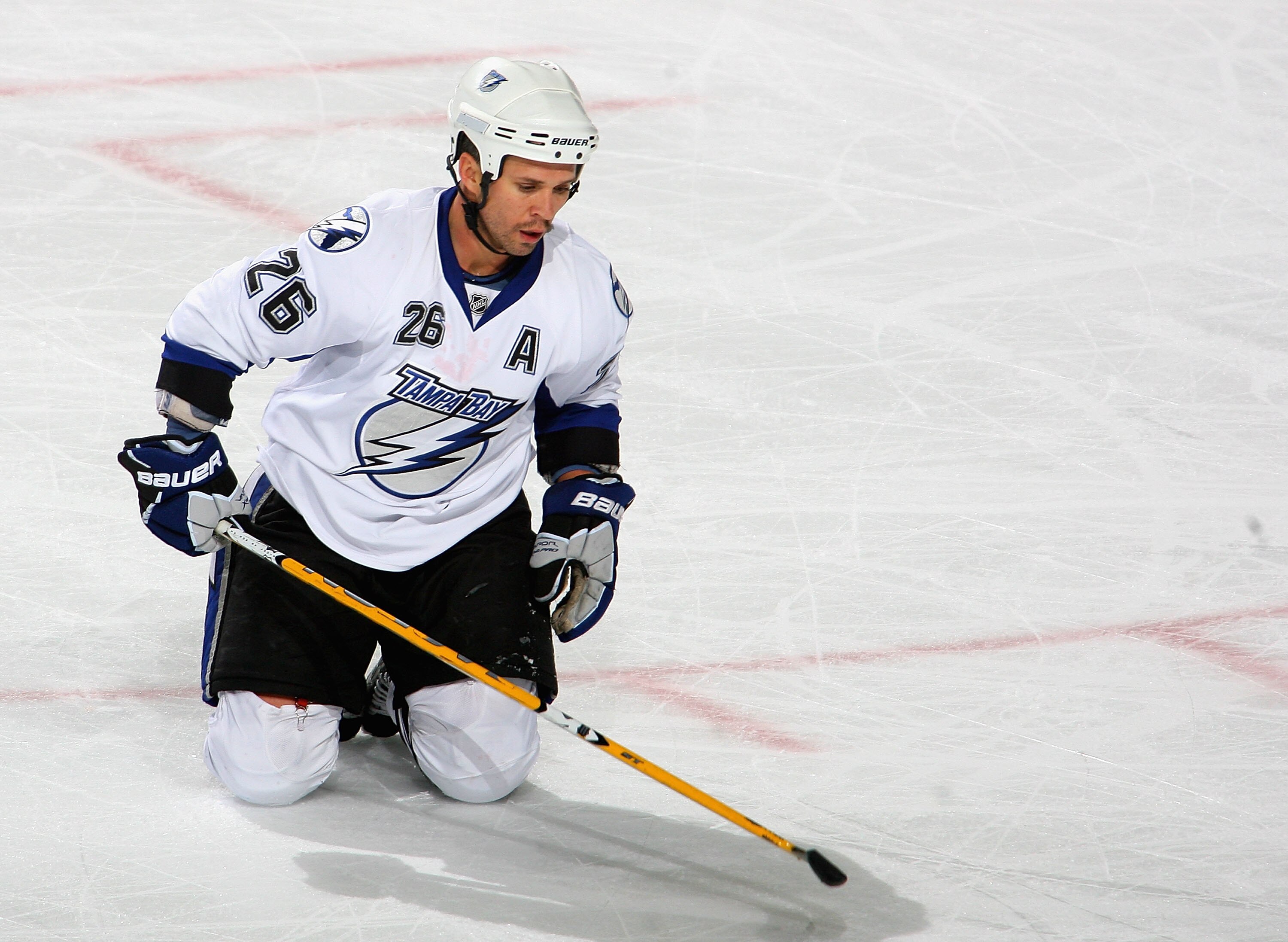 BUFFALO, NY - NOVEMBER 20:  Martin St. Louis #26 of the Tampa Bay Lightning plays against the Buffalo Sabres at HSBC Arena on November 20, 2010 in Buffalo, New York. Tampa Bay won 2-1. (Photo by Rick Stewart/Getty Images)