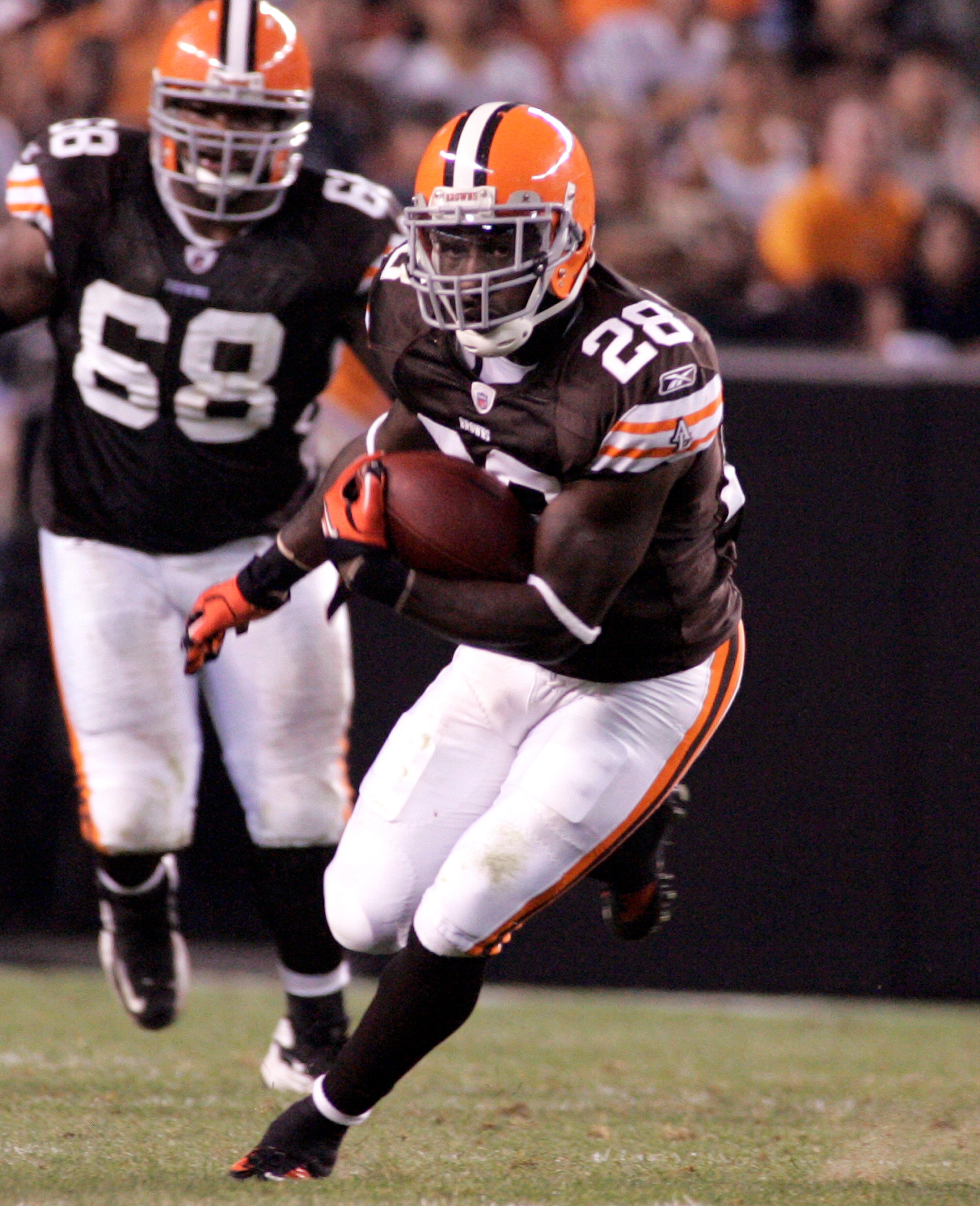 CLEVELAND - SEPTEMBER 2: James Davis #28 of the Cleveland Browns makes a cut up field against the Chicago Bears during the preseason game on September 2, 2010 at Cleveland Browns Stadium in Cleveland, Ohio. The Browns defeated the Bears 13-10. (Photo by J