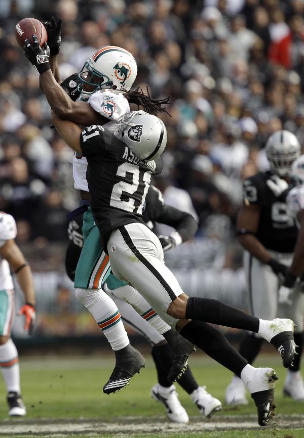 Nnamdi Asomugha tried to go, but was ineffective. Nnamdi Asomugha tried to go, but was ineffective.