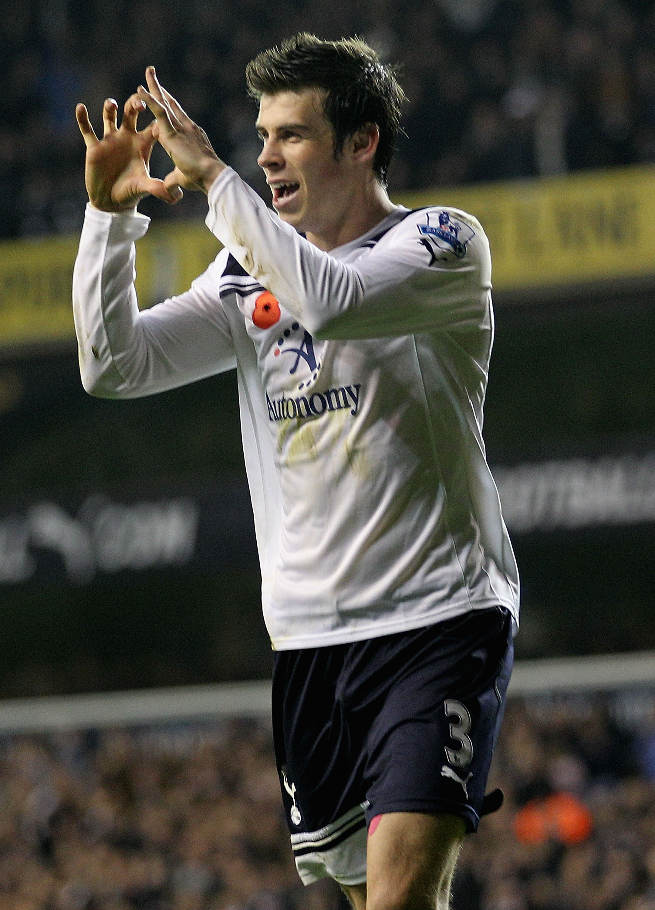 LONDON, ENGLAND - NOVEMBER 13:  Gareth Bale of Tottenham celebrates scoring their fourth goal during the Barclays Premier League match between Tottenham Hotspur and Blackburn Rovers at White Hart Lane on November 13, 2010 in London, England.  (Photo by Ha