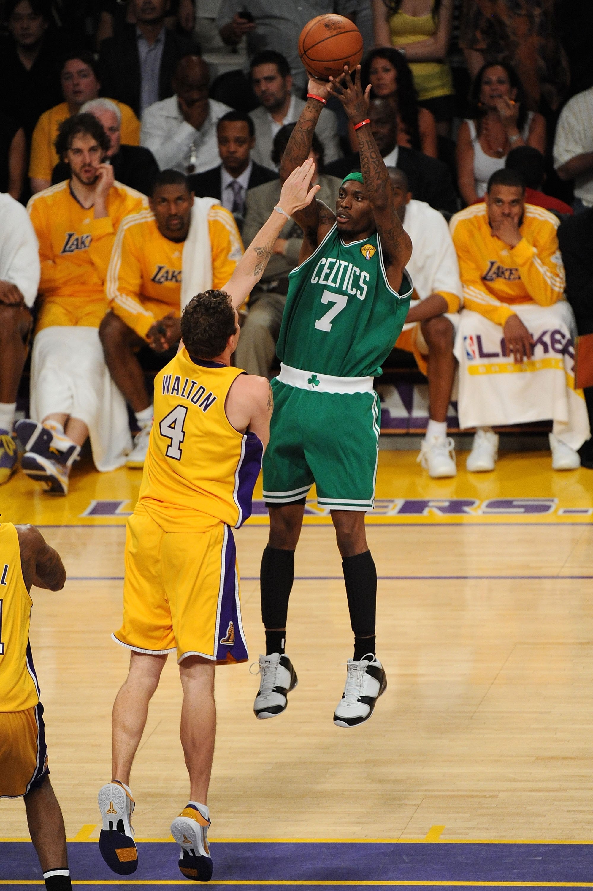 LOS ANGELES, CA - JUNE 15:  Marquis Daniels #7 of the Boston Celtics shoots over Luke Walton #4 of the Los Angeles Lakers in Game Six of the 2010 NBA Finals at Staples Center on June 15, 2010 in Los Angeles, California.  NOTE TO USER: User expressly ackno