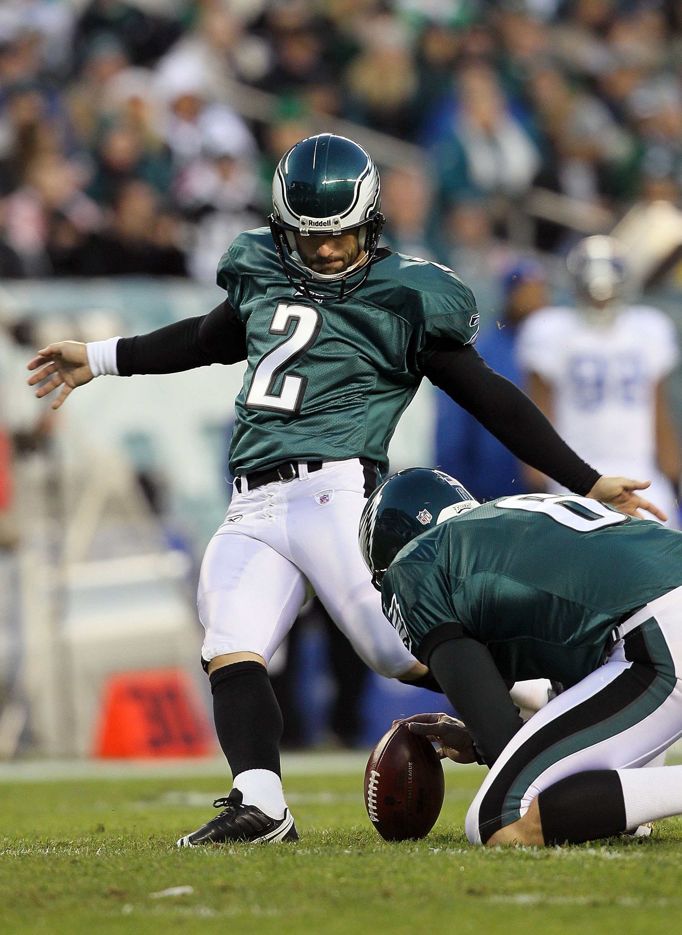 PHILADELPHIA - NOVEMBER 07:  David Akers #2 of the Philadelphia Eagles kicks a firsl goal against the Indianapolis Colts on November 7, 2010 at Lincoln Financial Field in Philadelphia, Pennsylvania.  (Photo by Jim McIsaac/Getty Images)