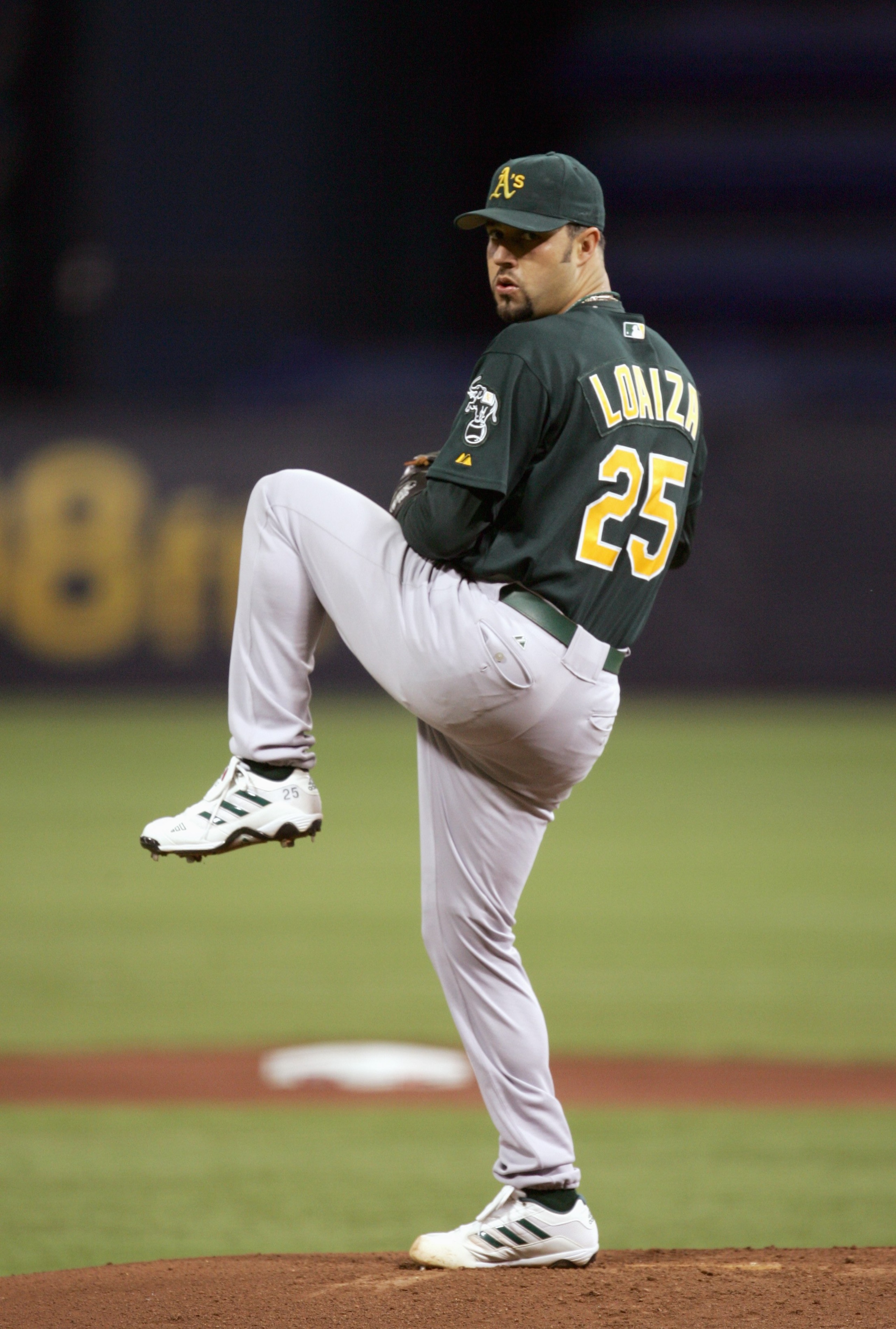 MINNEAPOLIS, MN - OCTOBER 4: Starting pitcher Esteban Loaiza #25 of the Oakland Athletics delivers the ball against the Minnesota Twins in game two of the American League Division Series at the Hubert H. Humphrey Metrodome on October 04, 2006 in Minneapol
