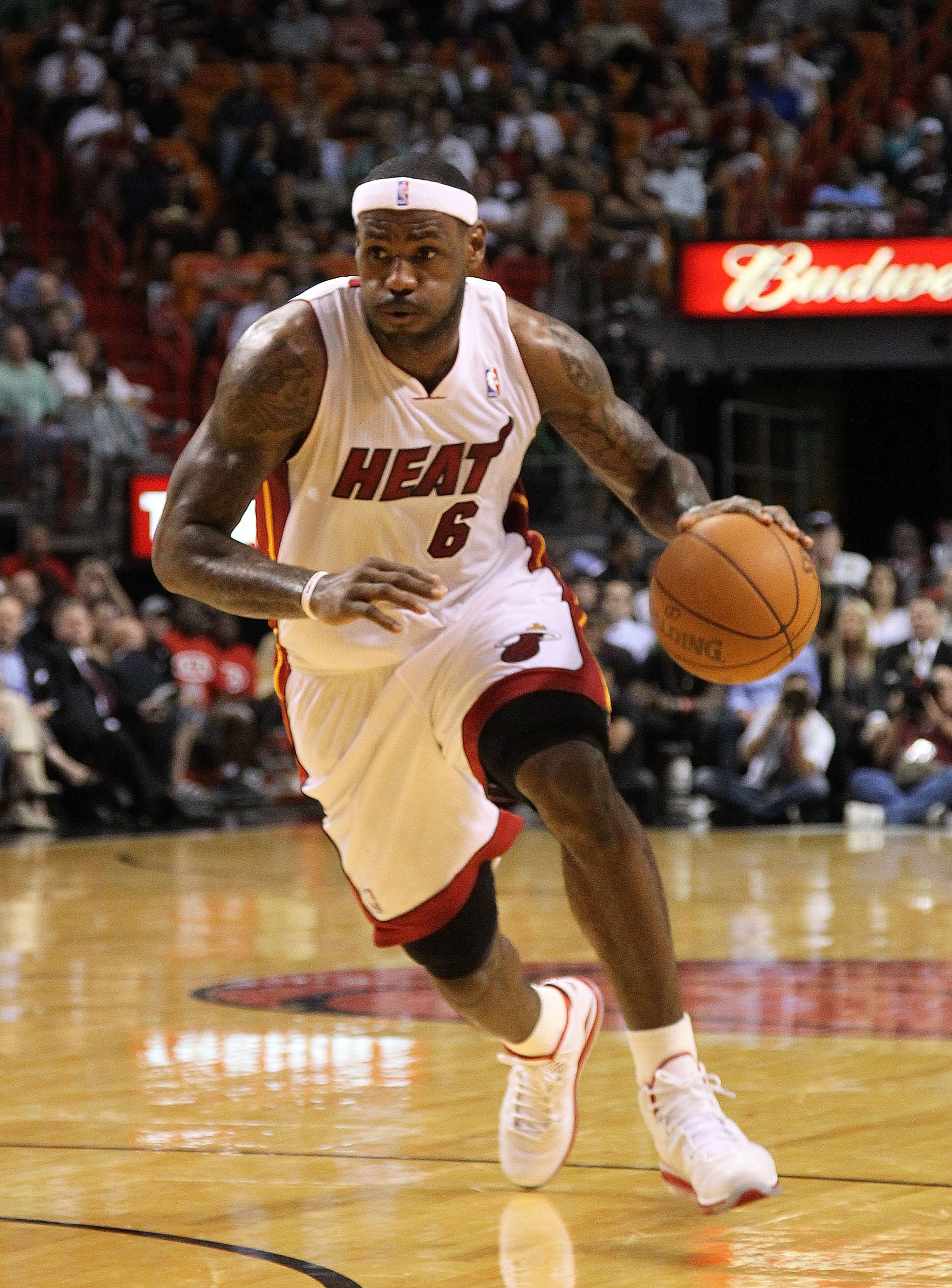 MIAMI - NOVEMBER 17:  LeBron James #6 of the Miami Heat drives to the rim during a game against the Phoenix Suns at American Airlines Arena on November 17, 2010 in Miami, Florida. NOTE TO USER: User expressly acknowledges and agrees that, by downloading a