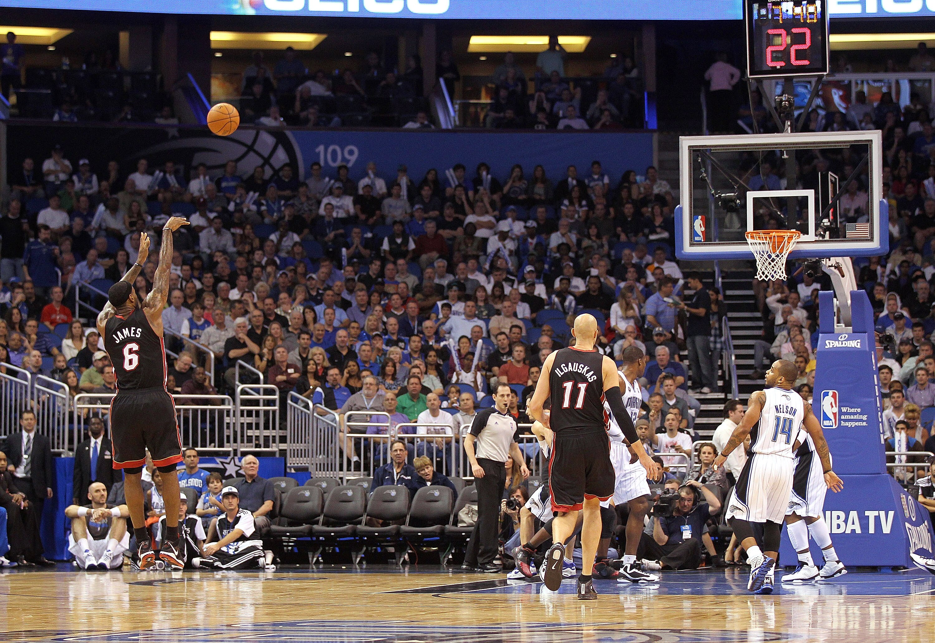 ORLANDO, FL - NOVEMBER 24:  LeBron James #6 of the Miami Heat shootas a jumpshot during a game against the Orlando Magic at Amway Arena on November 24, 2010 in Orlando, Florida. NOTE TO USER: User expressly acknowledges and agrees that, by downloading and