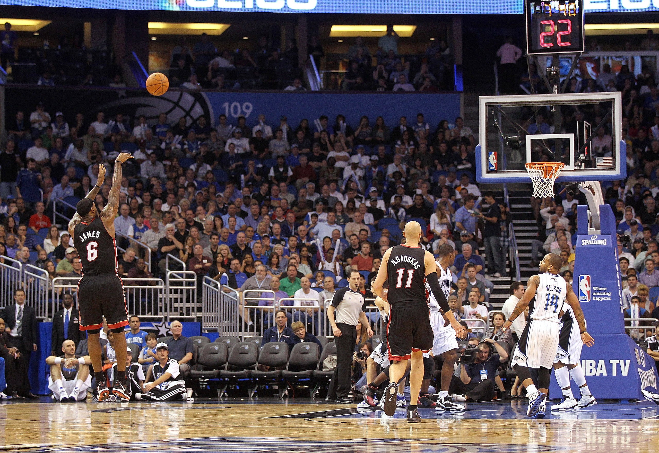 ORLANDO, FL - NOVEMBER 24:  LeBron James #6 of the Miami Heat shootas a jumpshot during a game against the Orlando Magic at Amway Arena on November 24, 2010 in Orlando, Florida. NOTE TO USER: User expressly acknowledges and agrees that, by downloading and