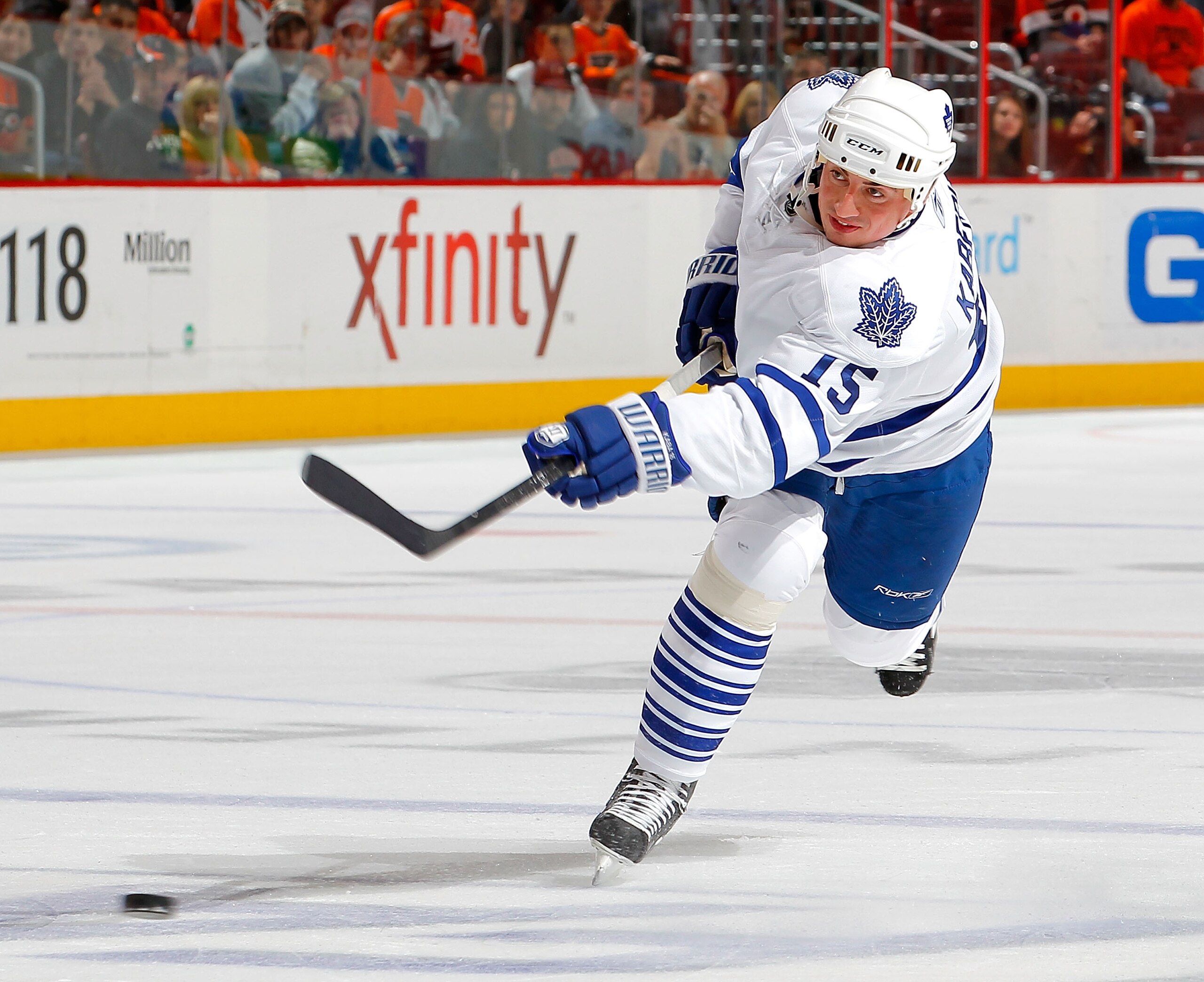 PHILADELPHIA - OCTOBER 23: Tomas Kaberle #15  of the Toronto Maple Leafs shoots during a hockey game against the Philadelphia Flyers at the Wells Fargo Center on October 23, 2010 in Philadelphia, Pennsylvania.  (Photo by Paul Bereswill/Getty Images)