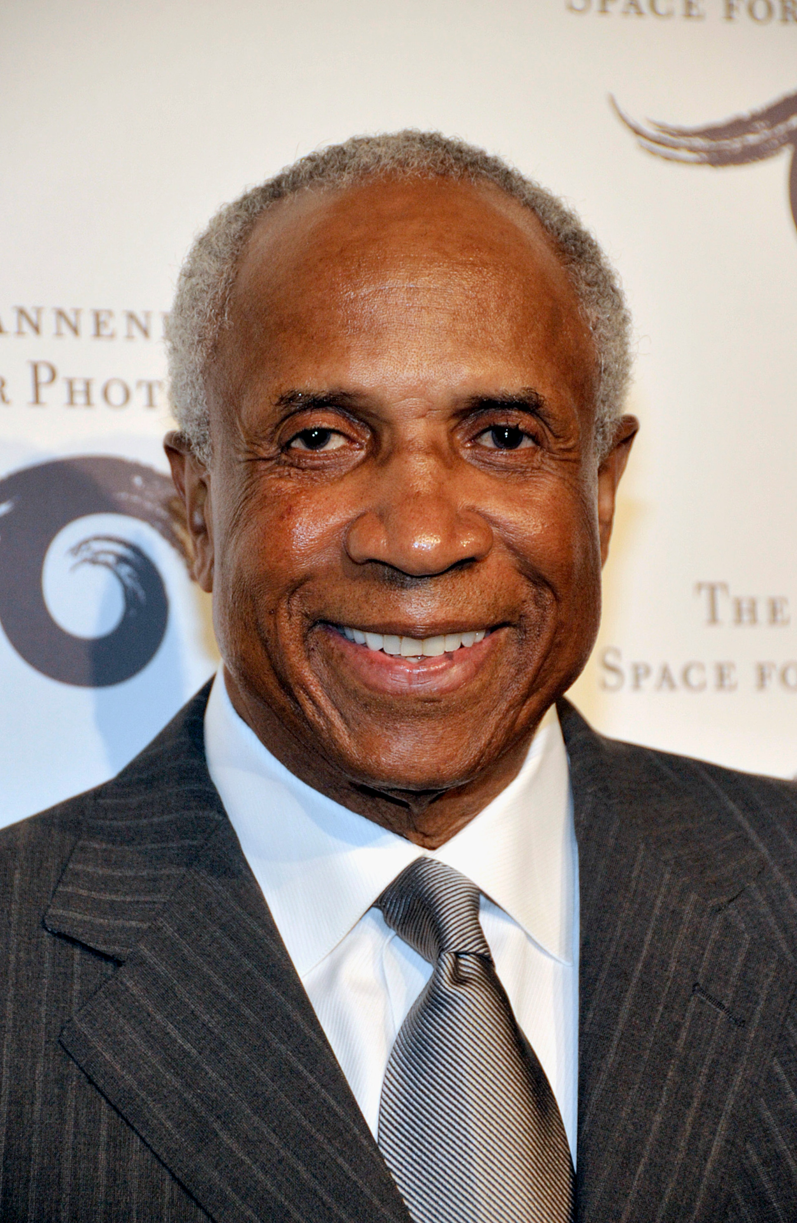 CENTURY CITY, CA - NOVEMBER 13: Former Major League Baseball Player Frank Robinson attends the opening of SPORT: Iooss & Leifer at the Annenberg Space For Photography on November 13, 2009 in Century City, California. (Photo by John M. Heller/Getty Image CENTURY CITY, CA - NOVEMBER 13: Former Major League Baseball Player Frank Robinson attends the opening of SPORT: Iooss & Leifer at the Annenberg Space For Photography on November 13, 2009 in Century City, California. (Photo by John M. Heller/Getty Image
