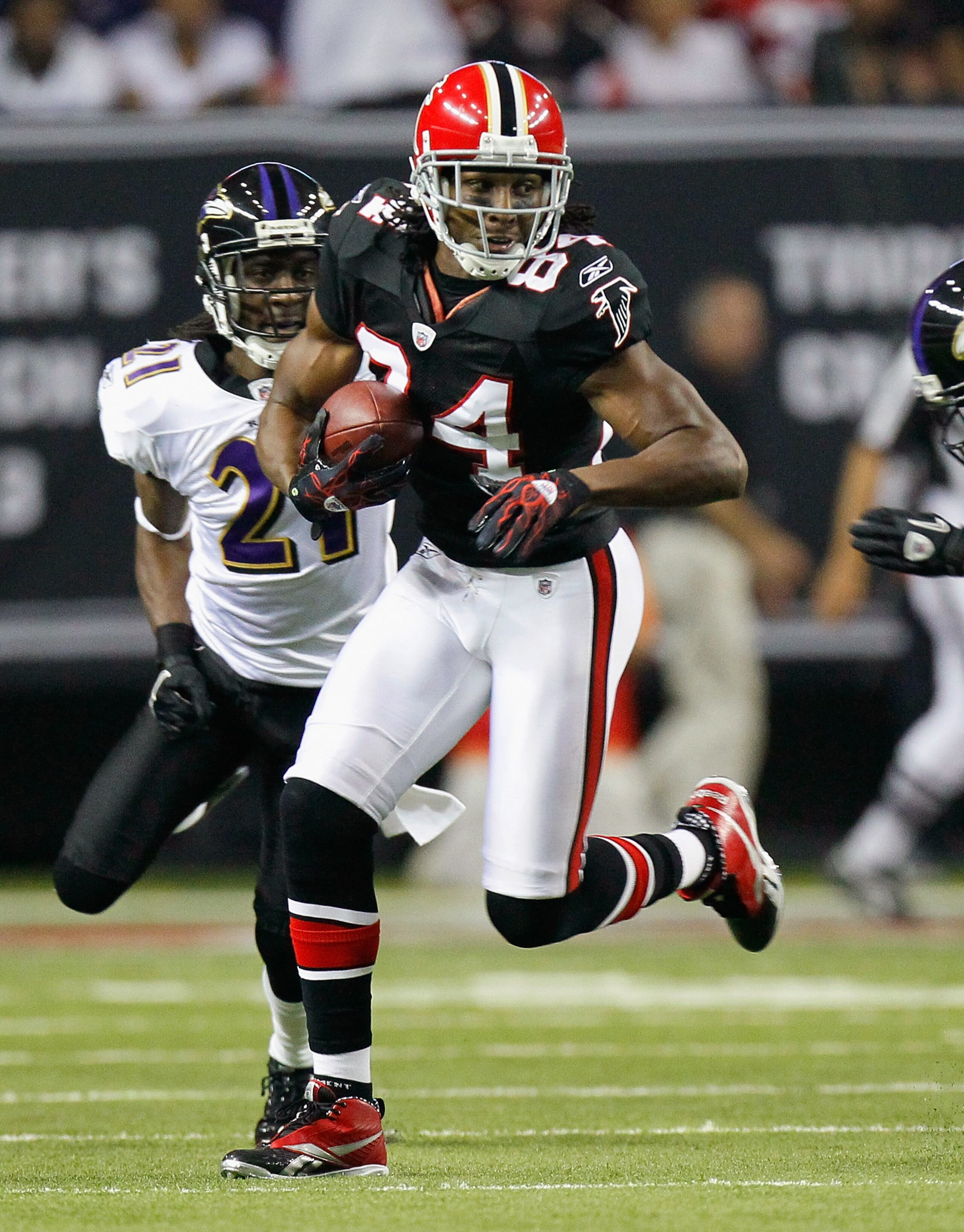 ATLANTA - NOVEMBER 11: Roddy White #84 of the Atlanta Falcons against the Baltimore Ravens at Georgia Dome on November 11, 2010 in Atlanta, Georgia. (Photo by Kevin C. Cox/Getty Images) ATLANTA - NOVEMBER 11: Roddy White #84 of the Atlanta Falcons against the Baltimore Ravens at Georgia Dome on November 11, 2010 in Atlanta, Georgia. (Photo by Kevin C. Cox/Getty Images)