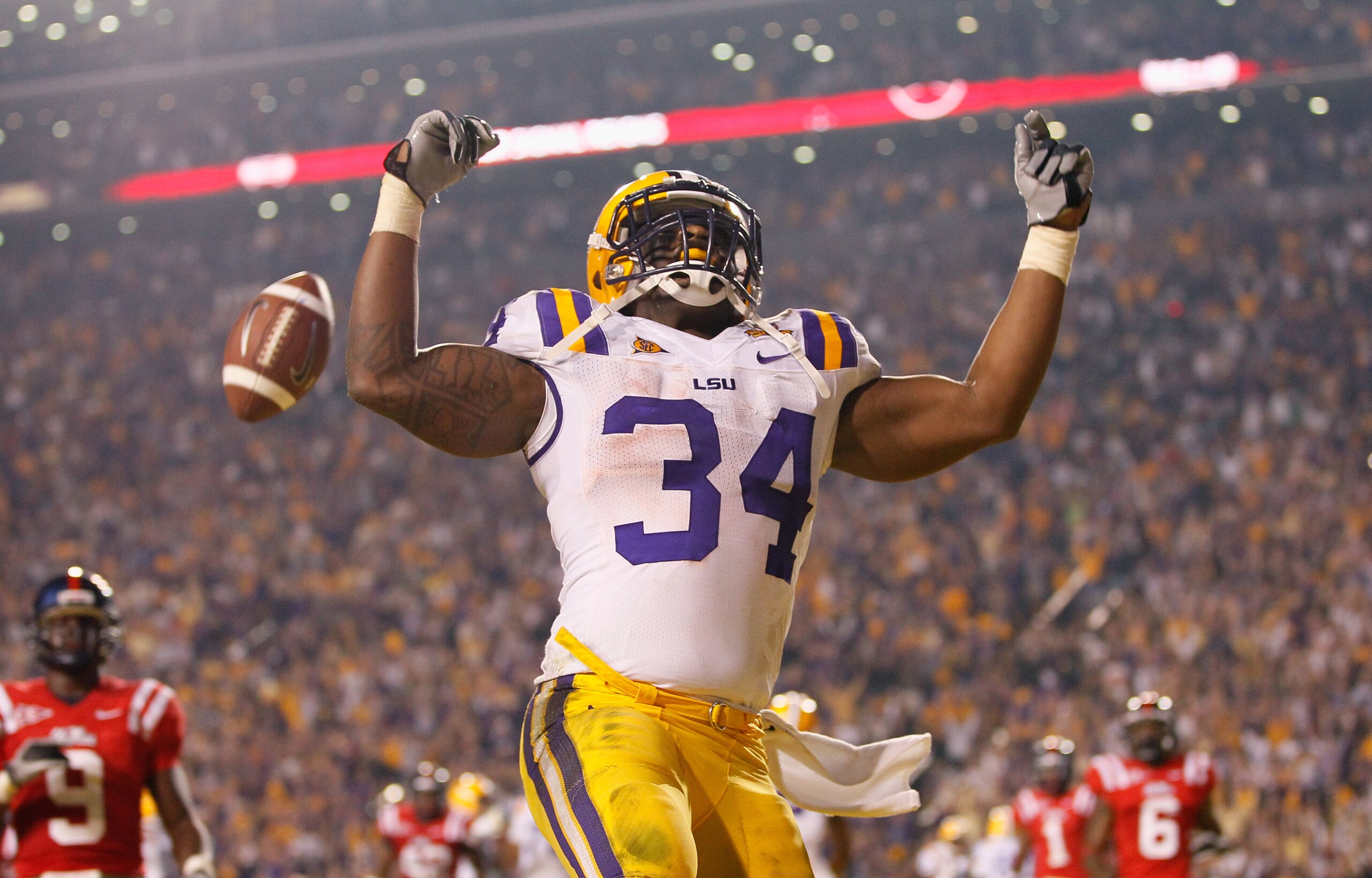 BATON ROUGE, LA - NOVEMBER 20: Stevan Ridley #34 of the Louisiana State University Tigers reacts after scoring the go-ahead toucdown in the final minutes of the fourth quarter against the Ole Miss Rebels at Tiger Stadium on November 20, 2010 in Baton Rou BATON ROUGE, LA - NOVEMBER 20: Stevan Ridley #34 of the Louisiana State University Tigers reacts after scoring the go-ahead toucdown in the final minutes of the fourth quarter against the Ole Miss Rebels at Tiger Stadium on November 20, 2010 in Baton Rou
