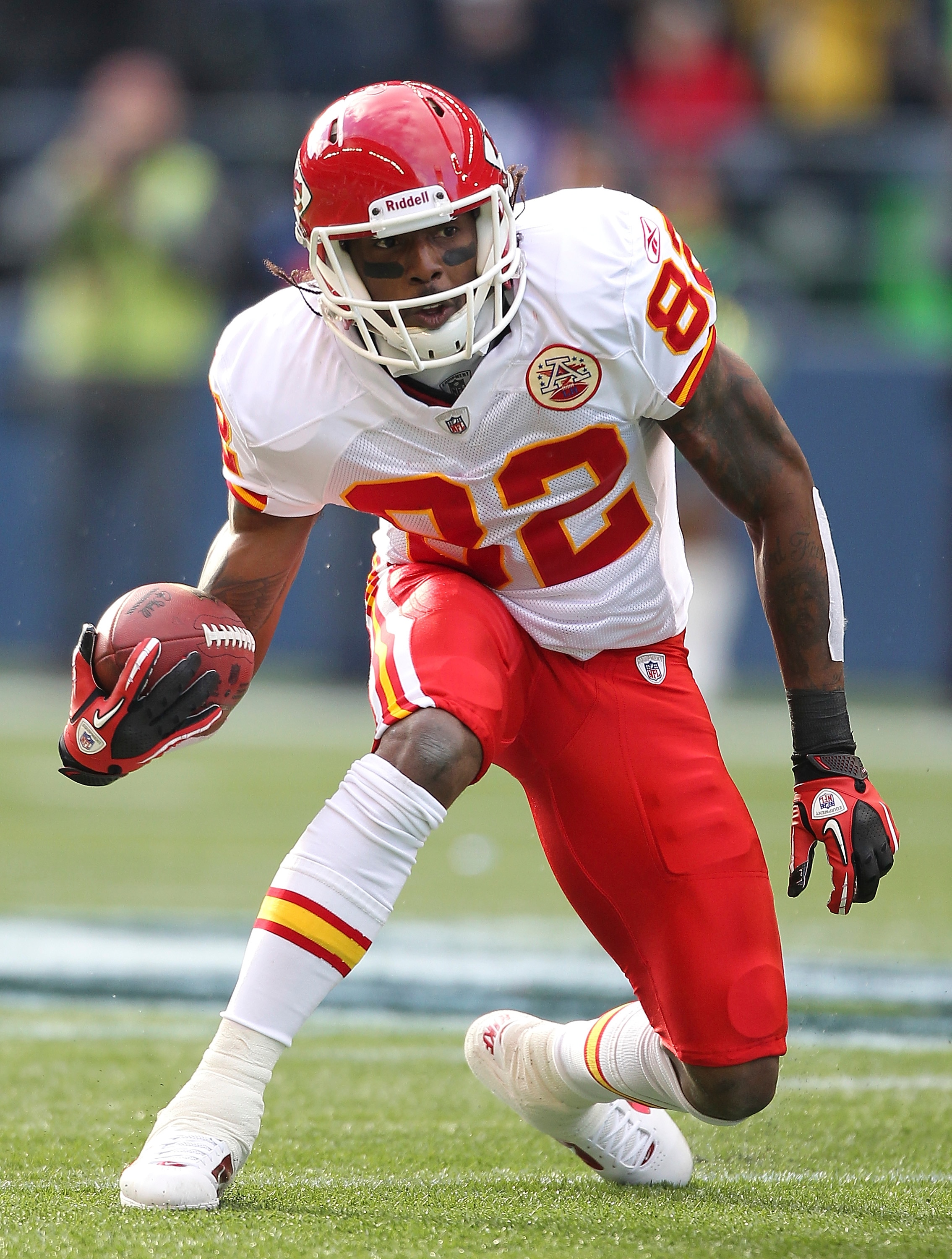 SEATTLE - NOVEMBER 28:  Wide receiver Dwayne Bowe #82 of the Kansas City Chiefs rushes against the Seattle Seahawks at Qwest Field on November 28, 2010 in Seattle, Washington. The Chiefs defeated the Seahawks 42-24. (Photo by Otto Greule Jr/Getty Images)