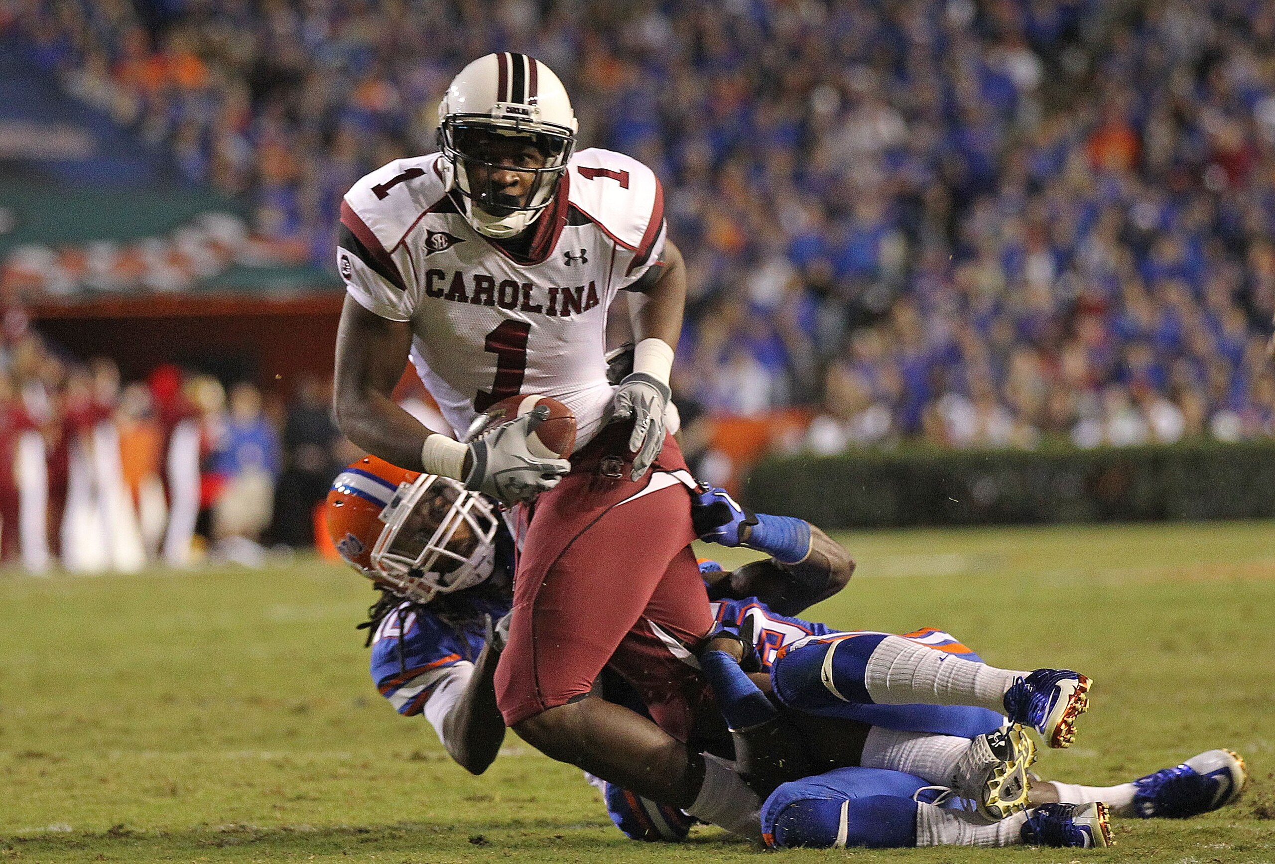 GAINESVILLE, FL - NOVEMBER 13:  Alshon Jeffery #1 of the South Carolina Gamecocks rushes during a game against the Florida Gators at Ben Hill Griffin Stadium on November 13, 2010 in Gainesville, Florida.  (Photo by Mike Ehrmann/Getty Images)