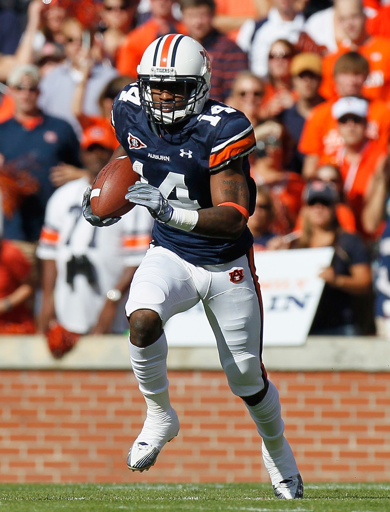 AUBURN, AL - OCTOBER 23:  Demond Washington #14 of the Auburn Tigers against the LSU Tigers at Jordan-Hare Stadium on October 23, 2010 in Auburn, Alabama.  (Photo by Kevin C. Cox/Getty Images)
