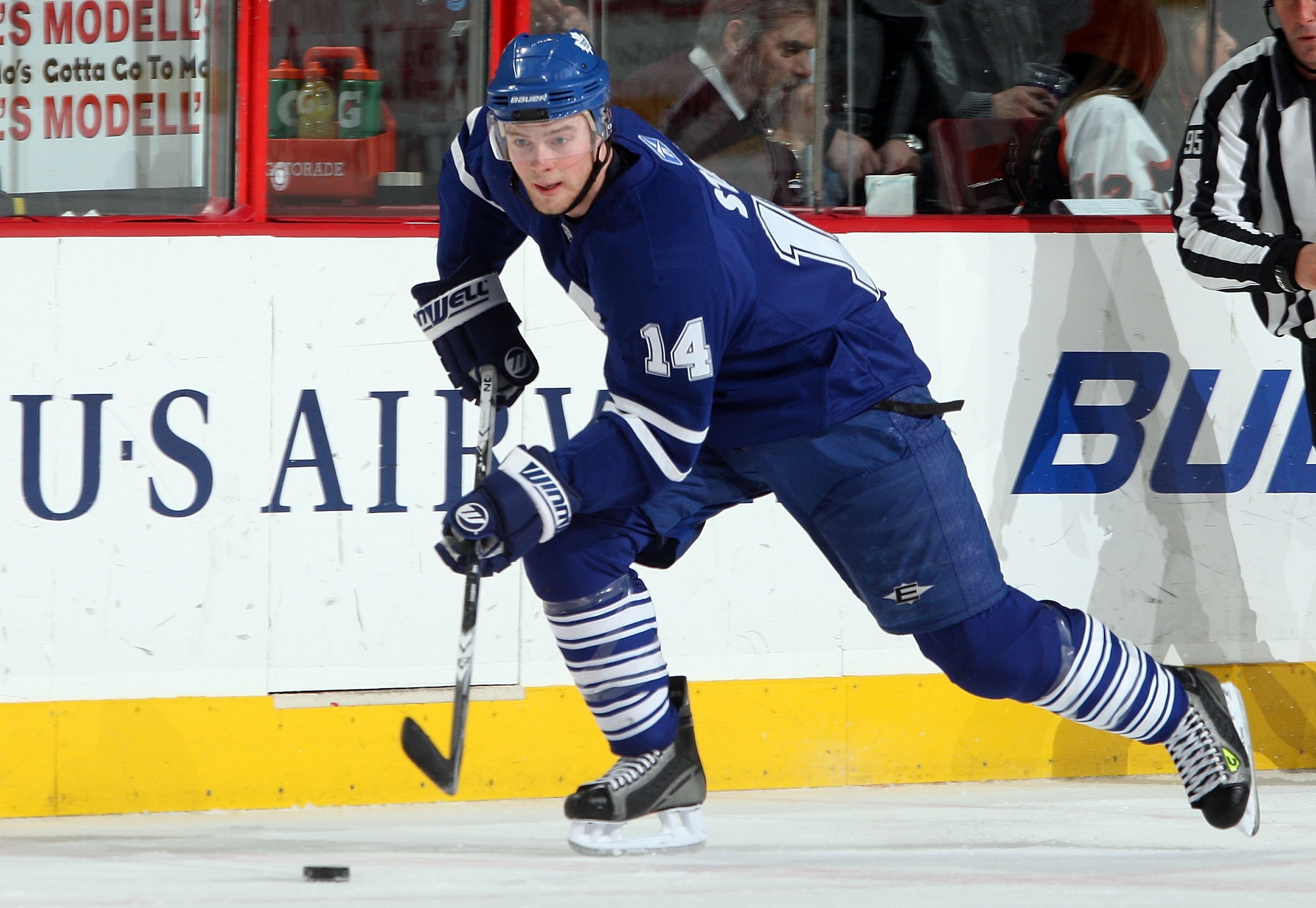PHILADELPHIA - JANUARY 06:  Matt Stajan #14 of the Toronto Maple Leafs skates against the Philadelphia Flyers on January 5, 2010 at Wachovia Center in Philadelphia, Pennsylvania. The Flyers defeated the Leafs 6-2.  (Photo by Jim McIsaac/Getty Images)