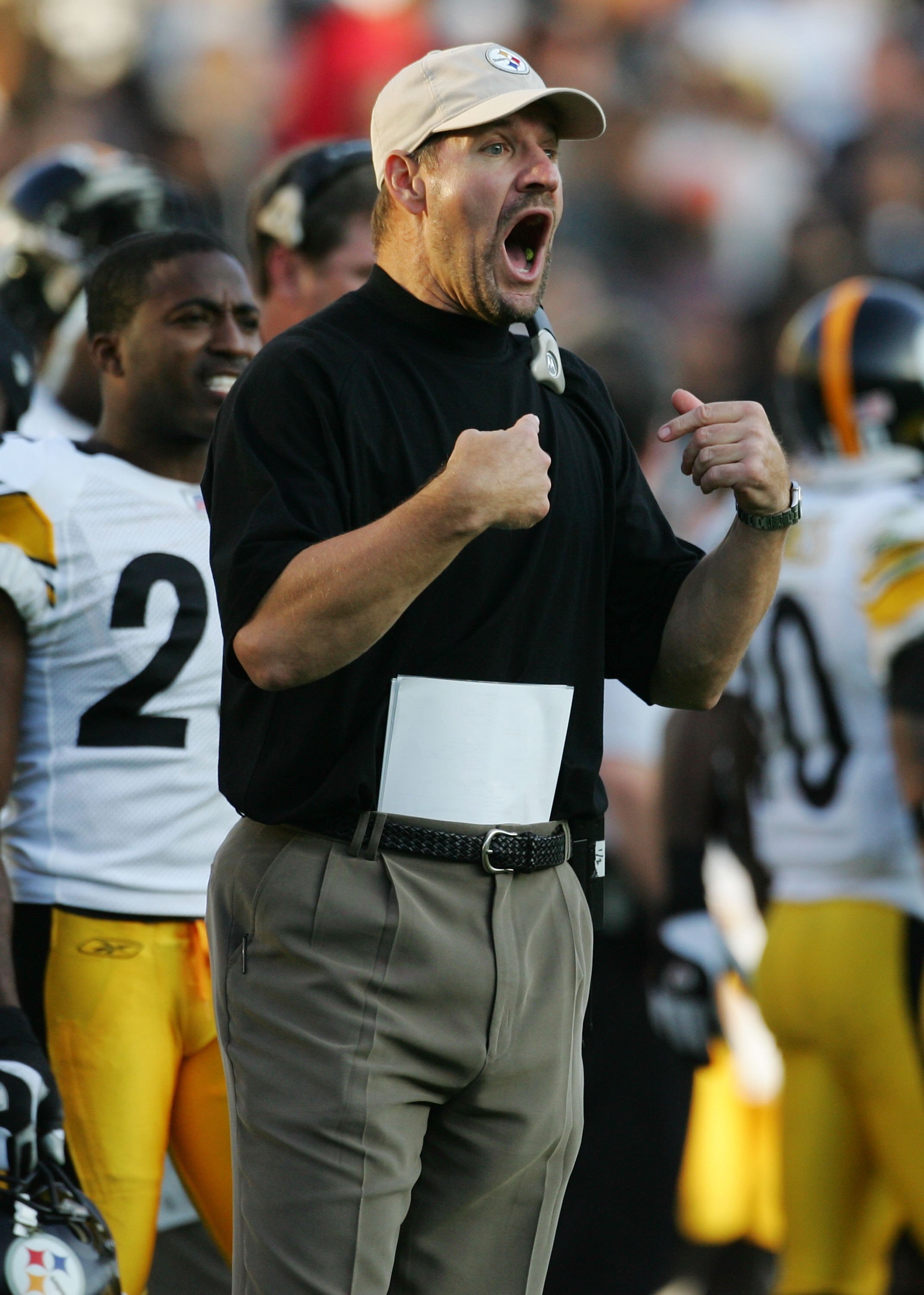 OAKLAND, CA - OCTOBER 29:  Head Coach Bill Cowher of the Pittsburgh Steelers reacts during the NFL game against the Oakland Raiders at McAfee Coliseum October 29, 2006 in Oakland, California.  (Photo by Robert Laberge/Getty Images)