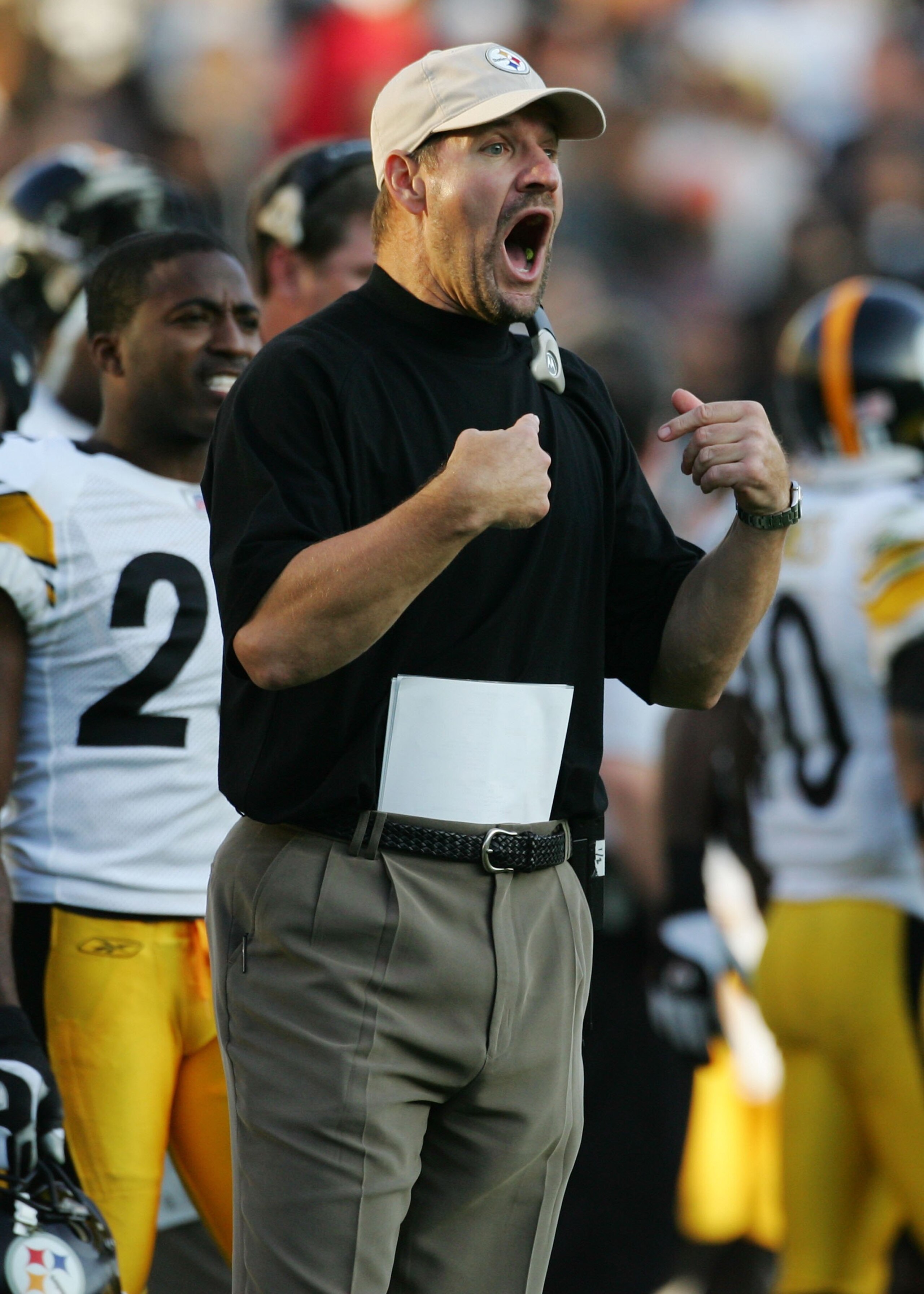 OAKLAND, CA - OCTOBER 29:  Head Coach Bill Cowher of the Pittsburgh Steelers reacts during the NFL game against the Oakland Raiders at McAfee Coliseum October 29, 2006 in Oakland, California.  (Photo by Robert Laberge/Getty Images)