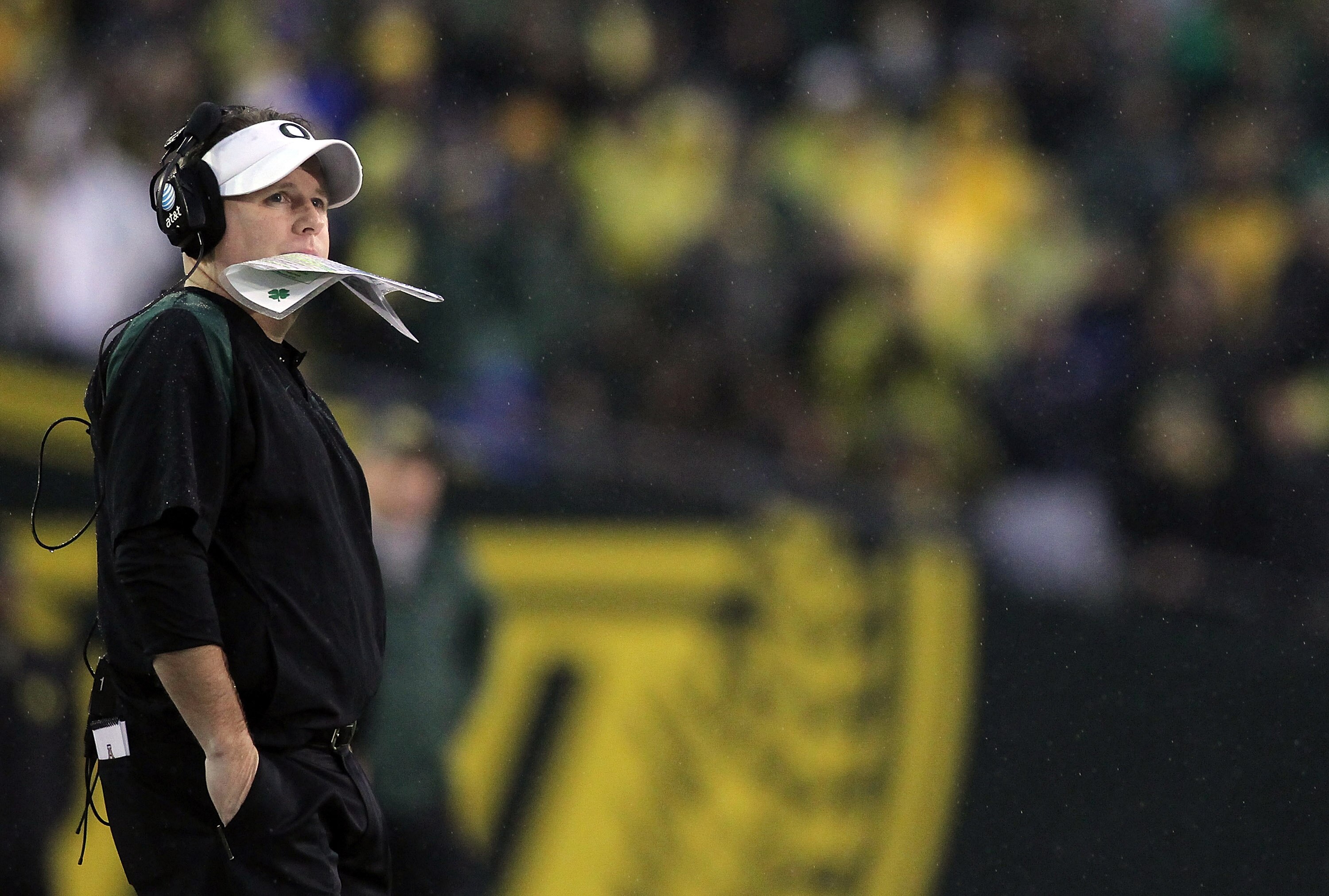 EUGENE, OR - NOVEMBER 26:  Head Coach Chip Kelly of the Oregon Ducks walks the sidelines against the Arizona Wildcats on November 26, 2010 at the Autzen Stadium in Eugene, Oregon.  (Photo by Jonathan Ferrey/Getty Images)