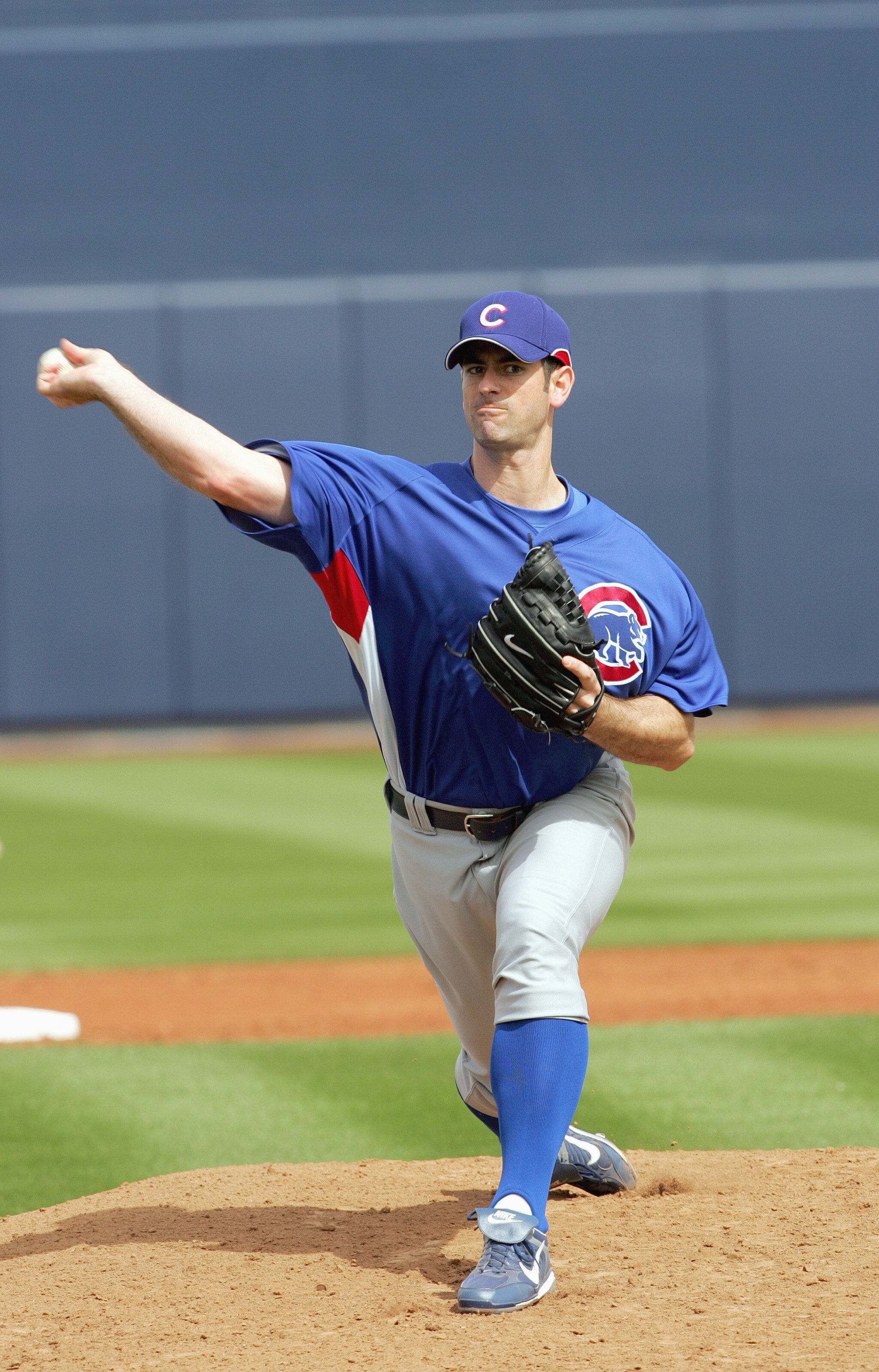 PEORIA, AZ - MARCH 5: Pitcher Mark Prior #22 of the Chicago Cubs pitches during a play against the Seattle Mariners during Spring Training at Peoria Sports Complex March 5, 2007 in Peoria, Arizona. (Photo by Stephen Dunn/Getty Images)