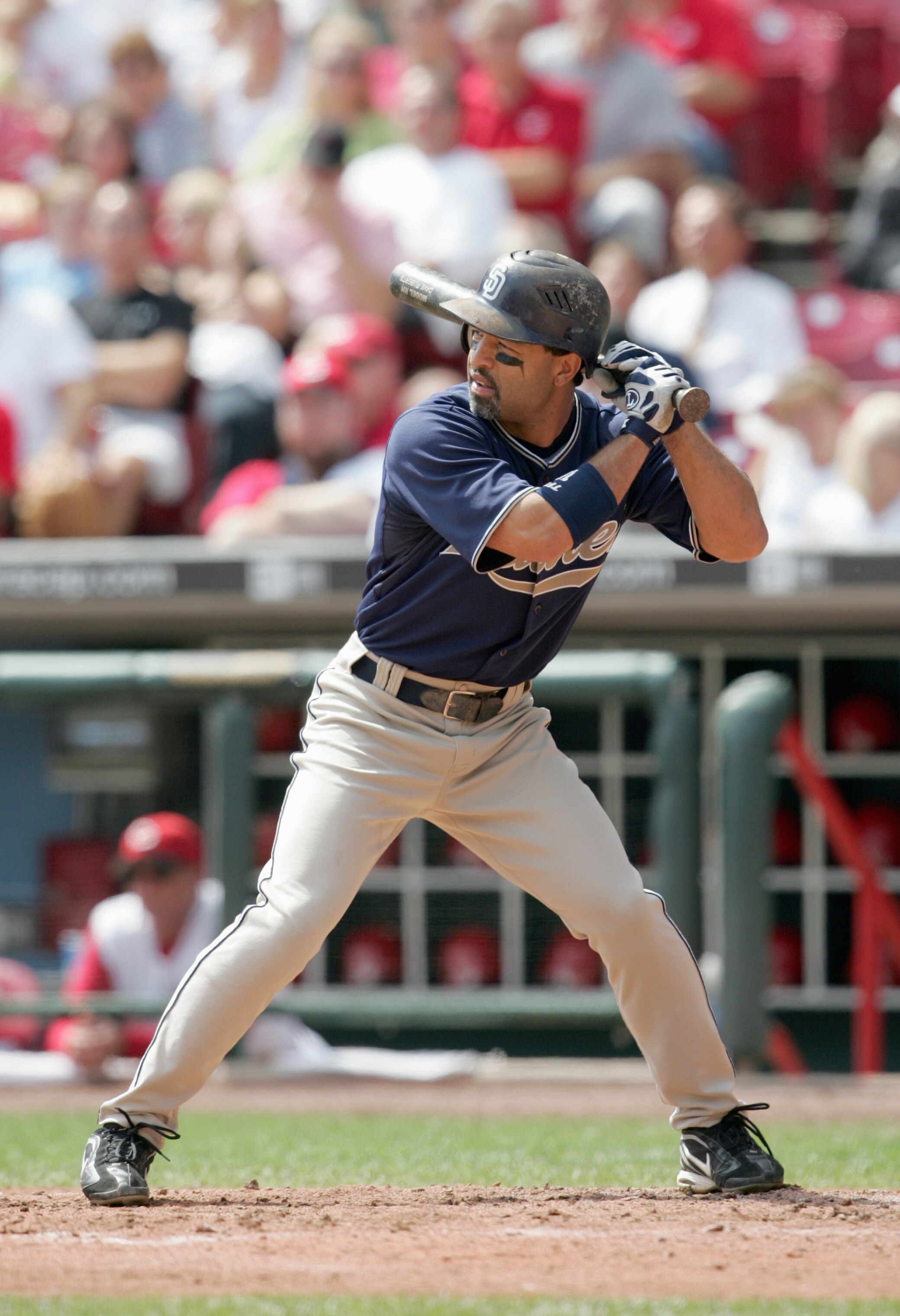 CINCINNATI - SEPTEMBER 14: Dave Roberts #10 of the San Diego Padres stands ready at bat against the Cincinnati Reds at Great American Ball Park September 14, 2006 in Cincinnati, Ohio. The Padres defeated the Reds 4 to 2. (Photo by Andy Lyons/Getty Images)